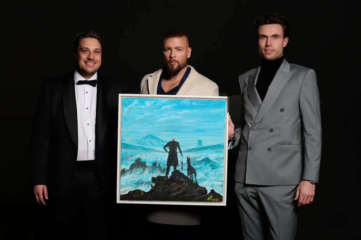 Kollegah spendet Kunstwerk für Kinderlachen Gala 2025