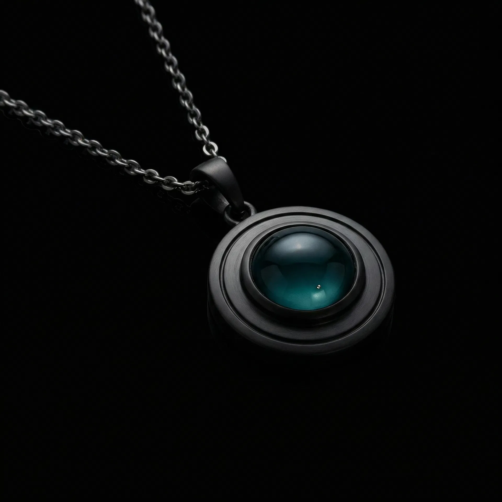 Dot pendant — Black