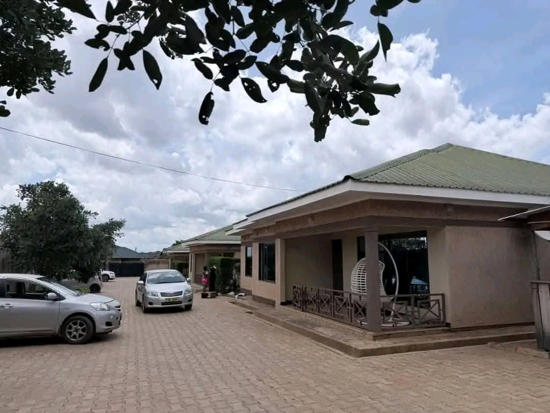 EXECUTIVE TOWN HOUSES FOR SALE IN LILONGWE!!