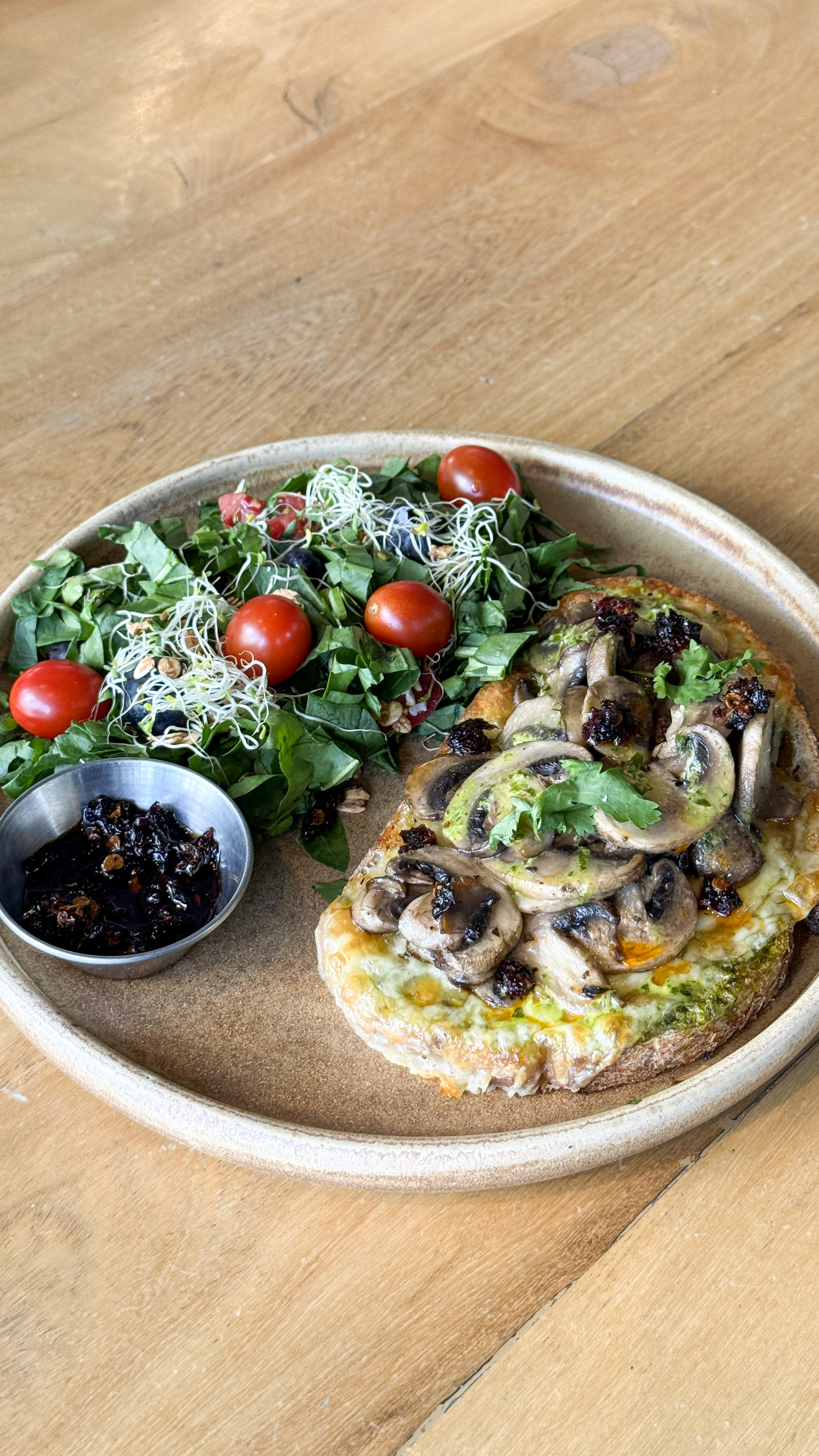 Toast Champiñones al Ajillo