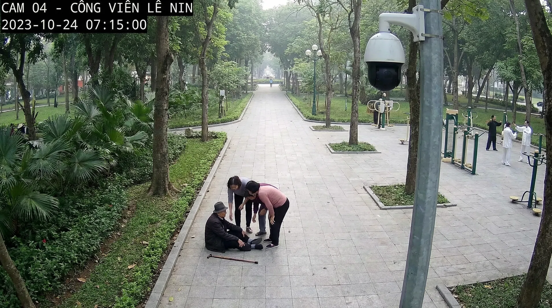 Phát hiện người cao tuổi ngã