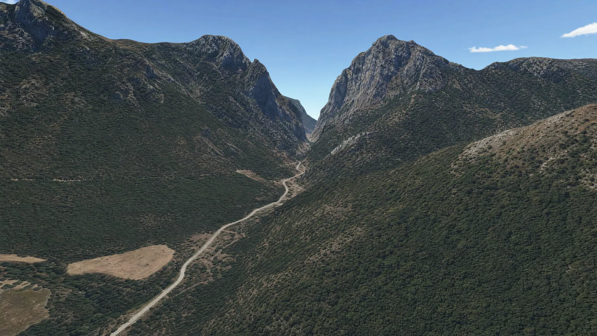 Approach view of Malandrai Pass