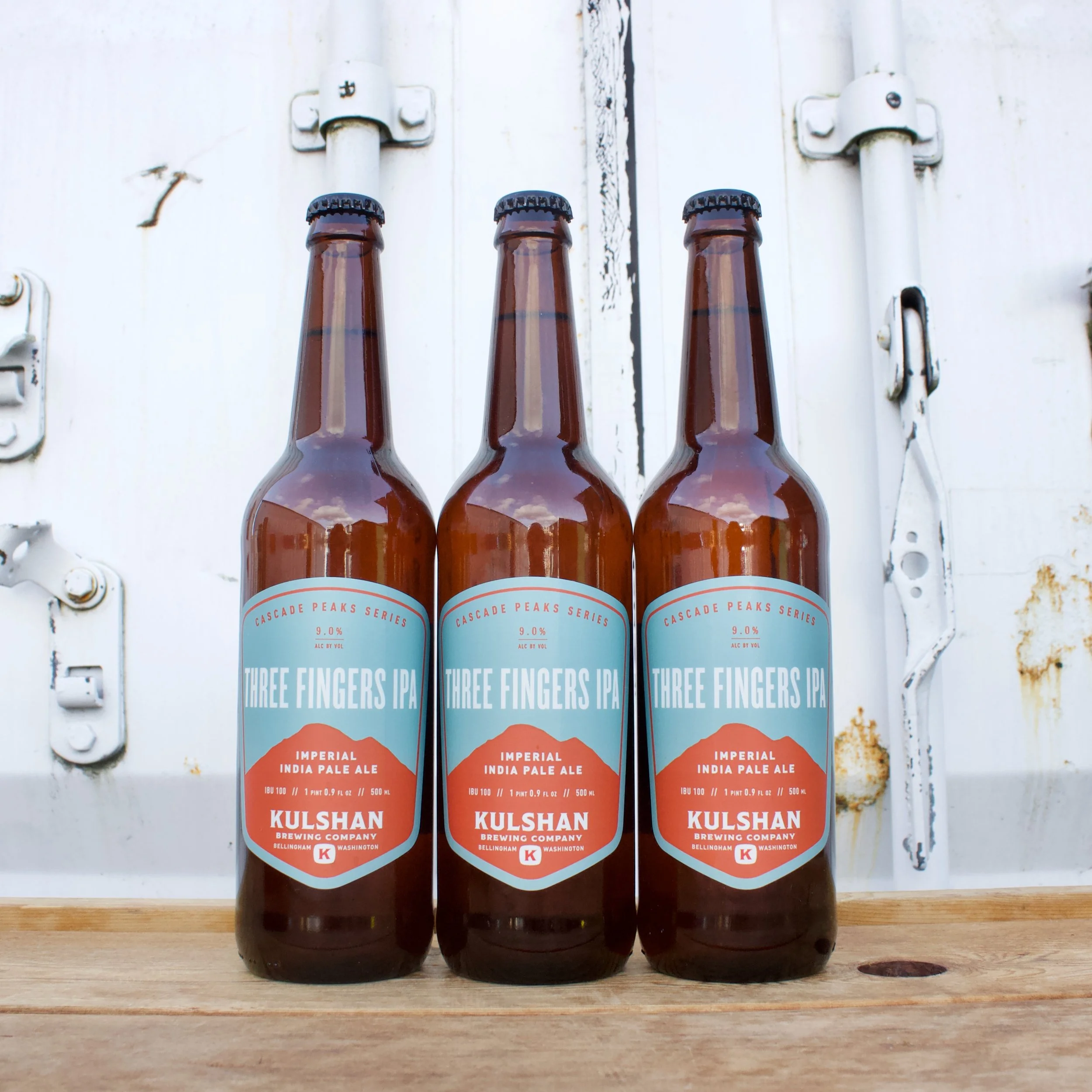 THREE FINGERS IMPERIAL IPA