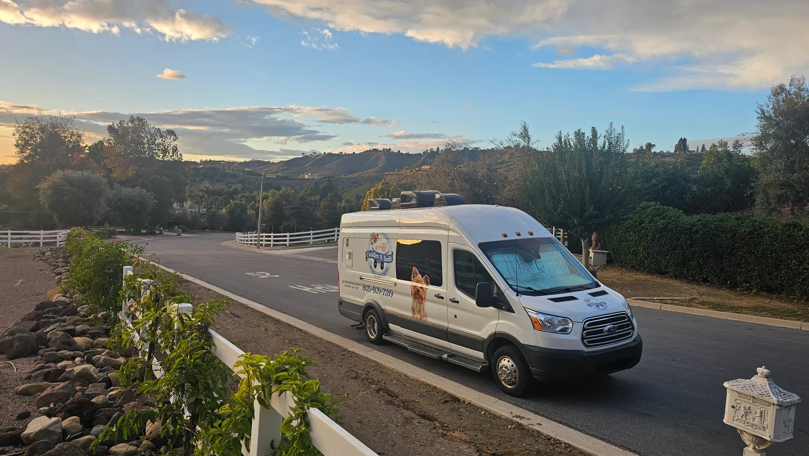 Cuddles N Suds mobile pet grooming van in Camarillo Santa Rosa Road, Conejo Valley, offering convenient dog grooming services.