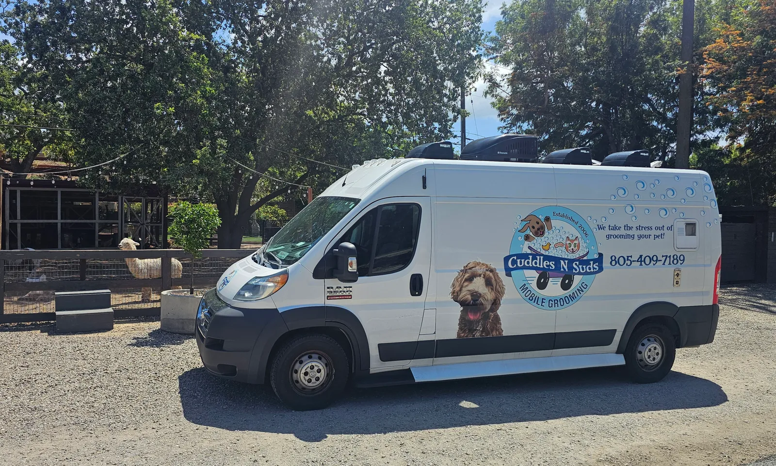 Cuddles N Suds mobile pet grooming van in Thousand Oaks, Conejo Valley, offering convenient dog grooming services.