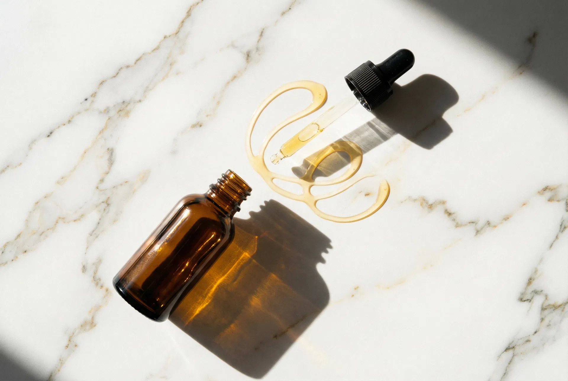 The Complete Guide to Retinoids: From Retinol to Tretinoin