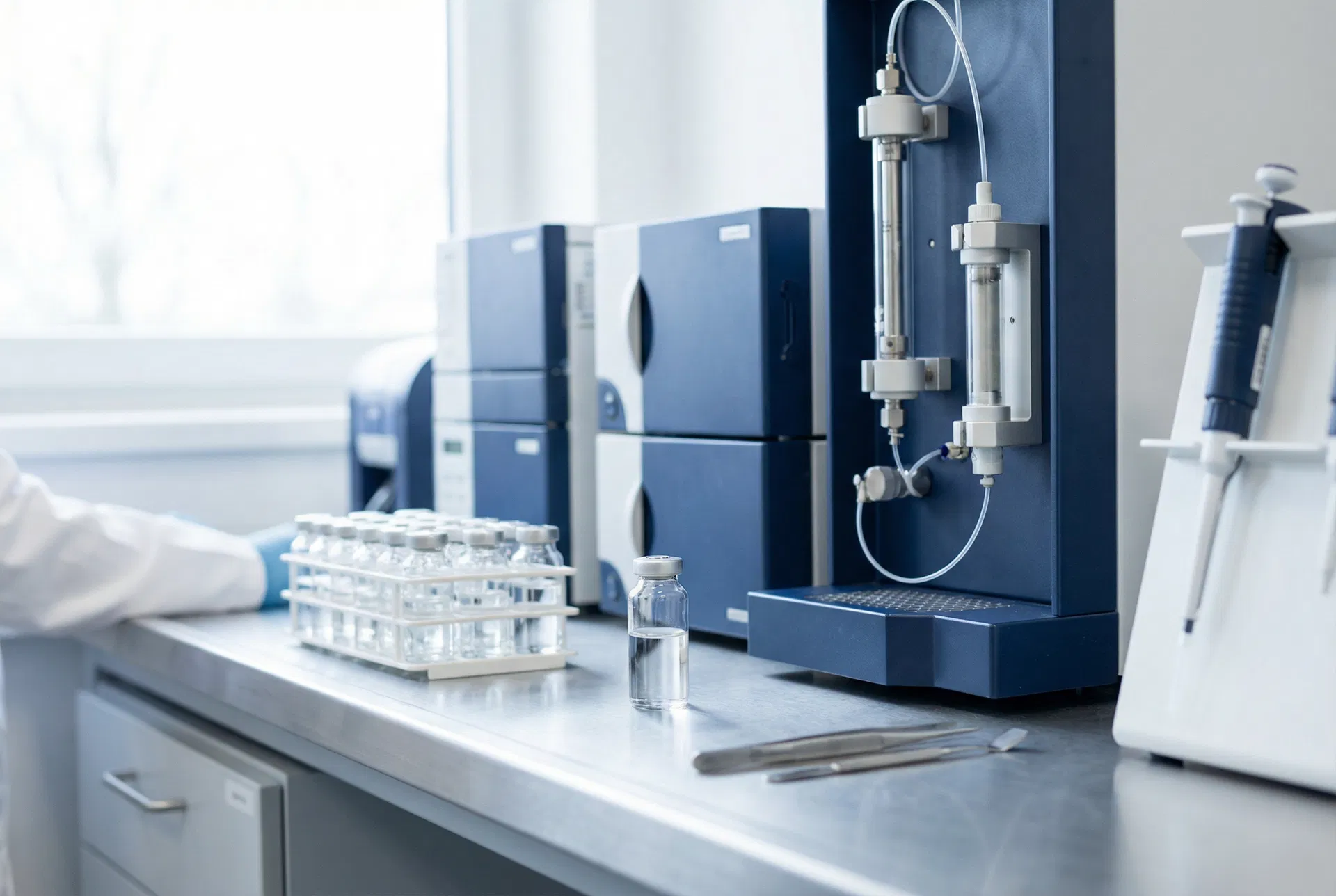 Analytical laboratory equipment