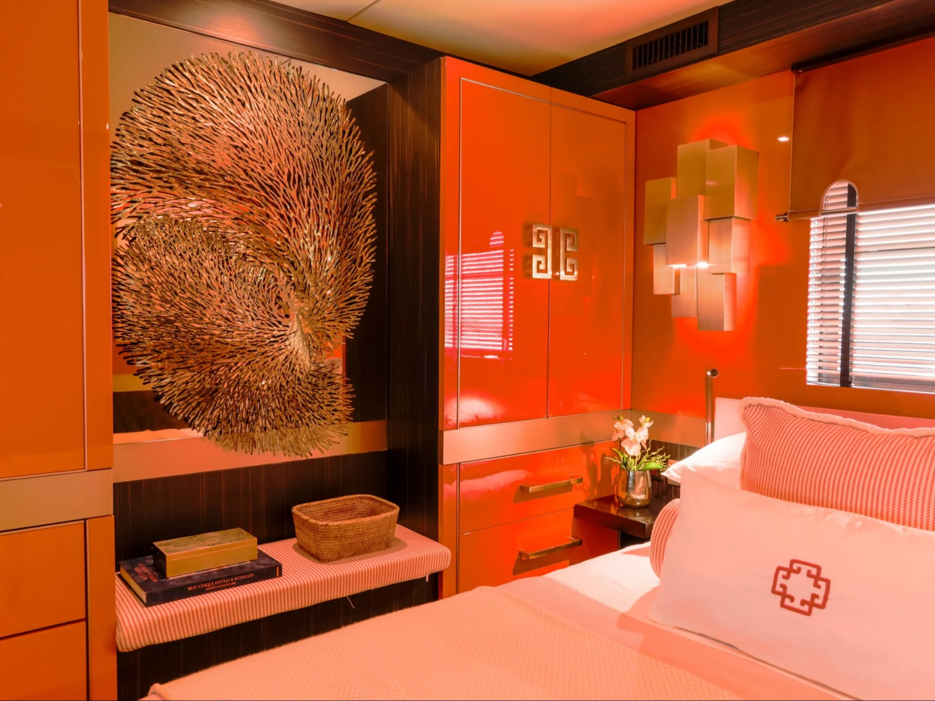 GOLDFINGER HOUSE OF HÜTTER | 64 Catamaran - Other