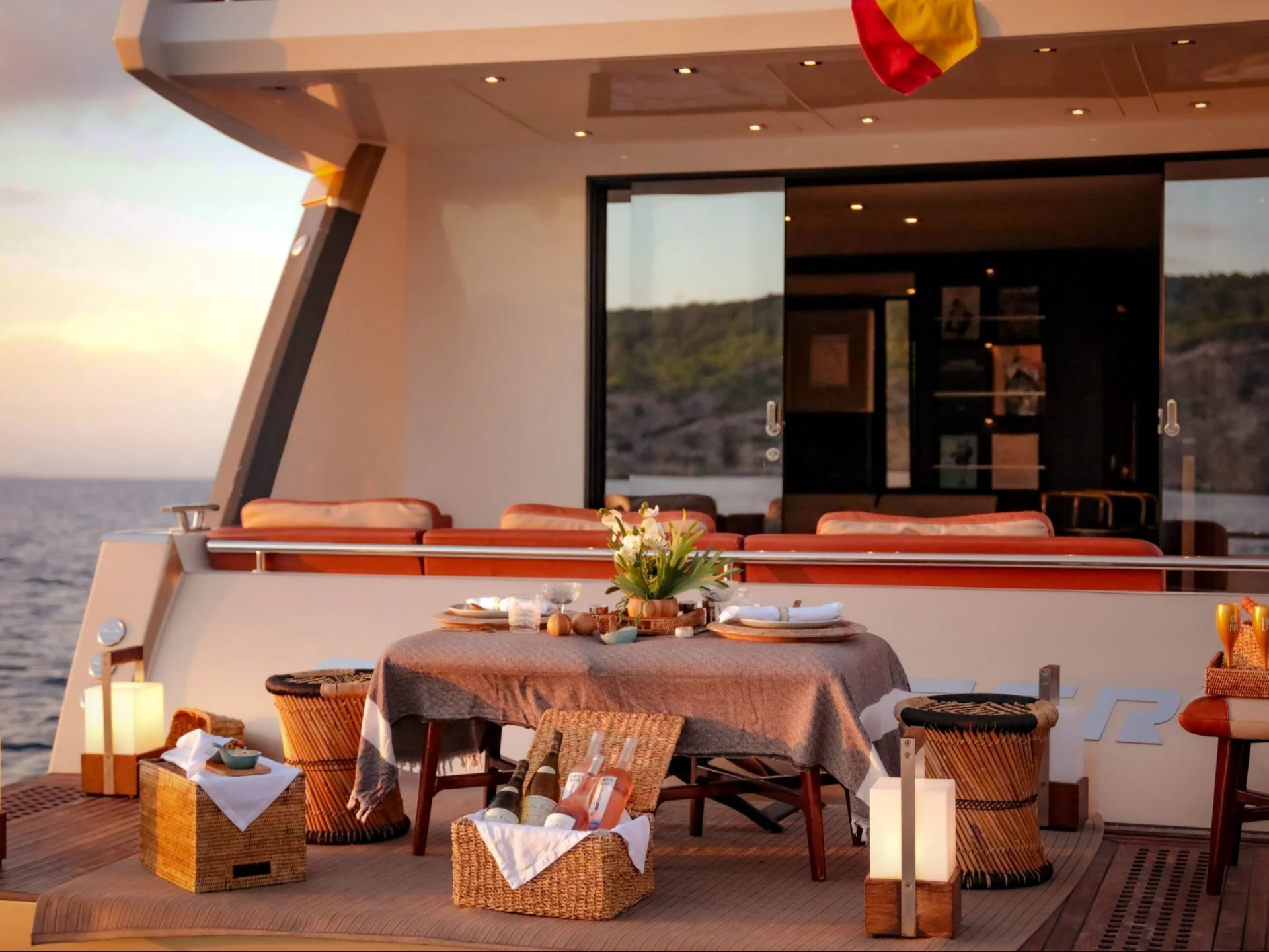 GOLDFINGER HOUSE OF HÜTTER | 64 Catamaran - Other