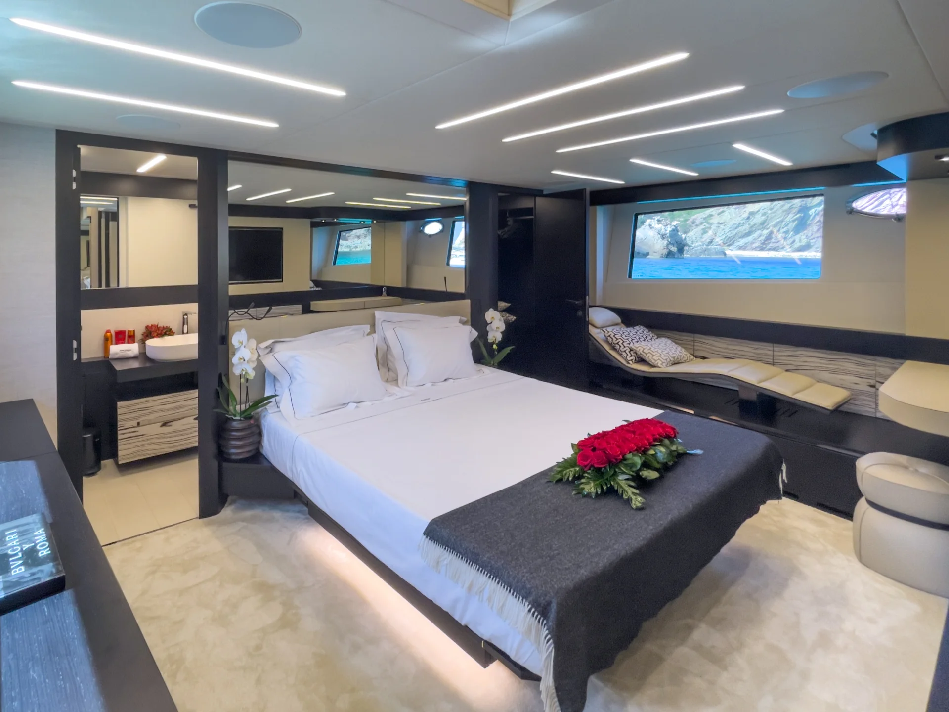 BEYOND | Pershing 8X - Pershing