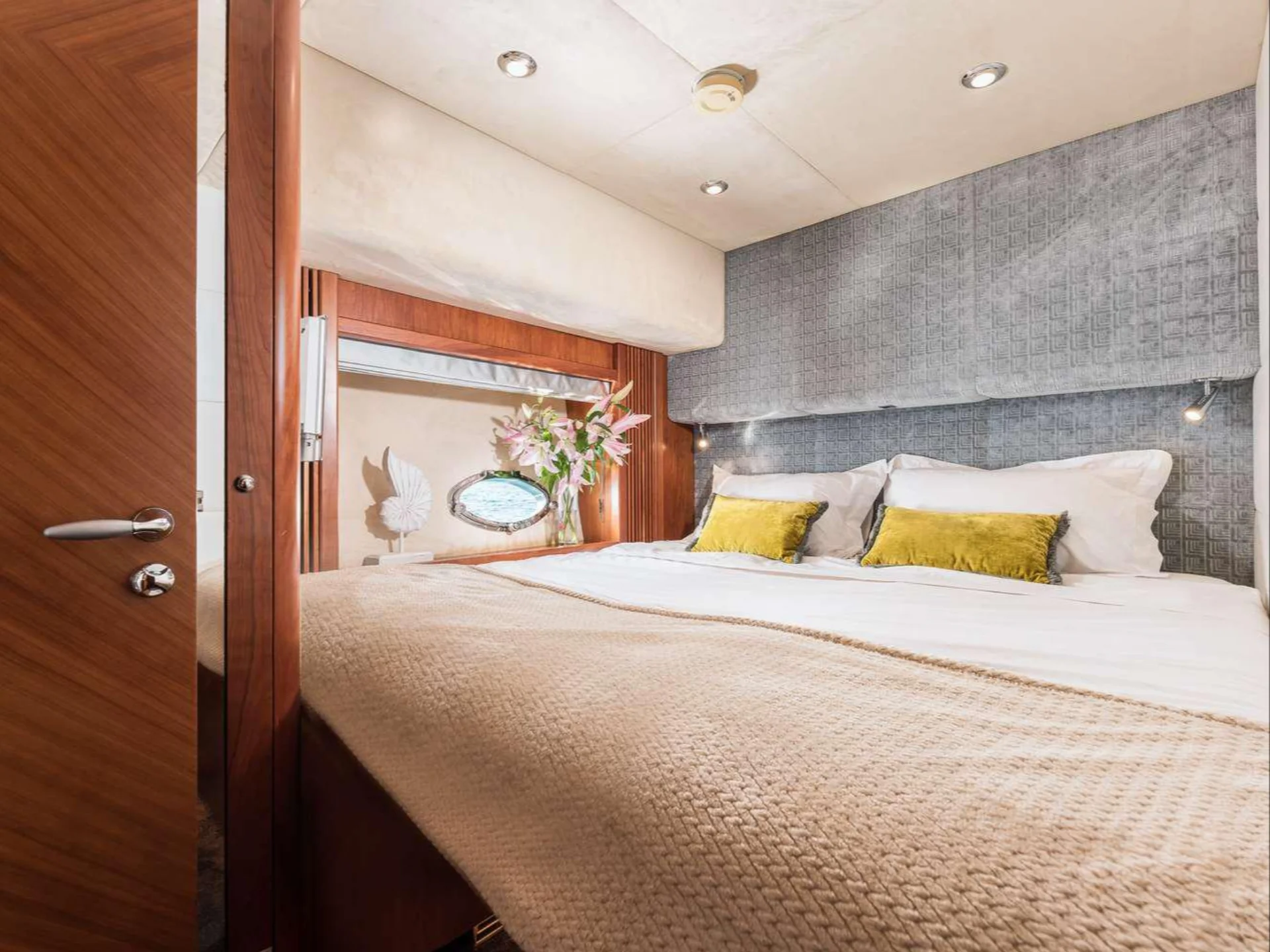 FROGGY | Sunseeker Predator 82 - Sunseeker