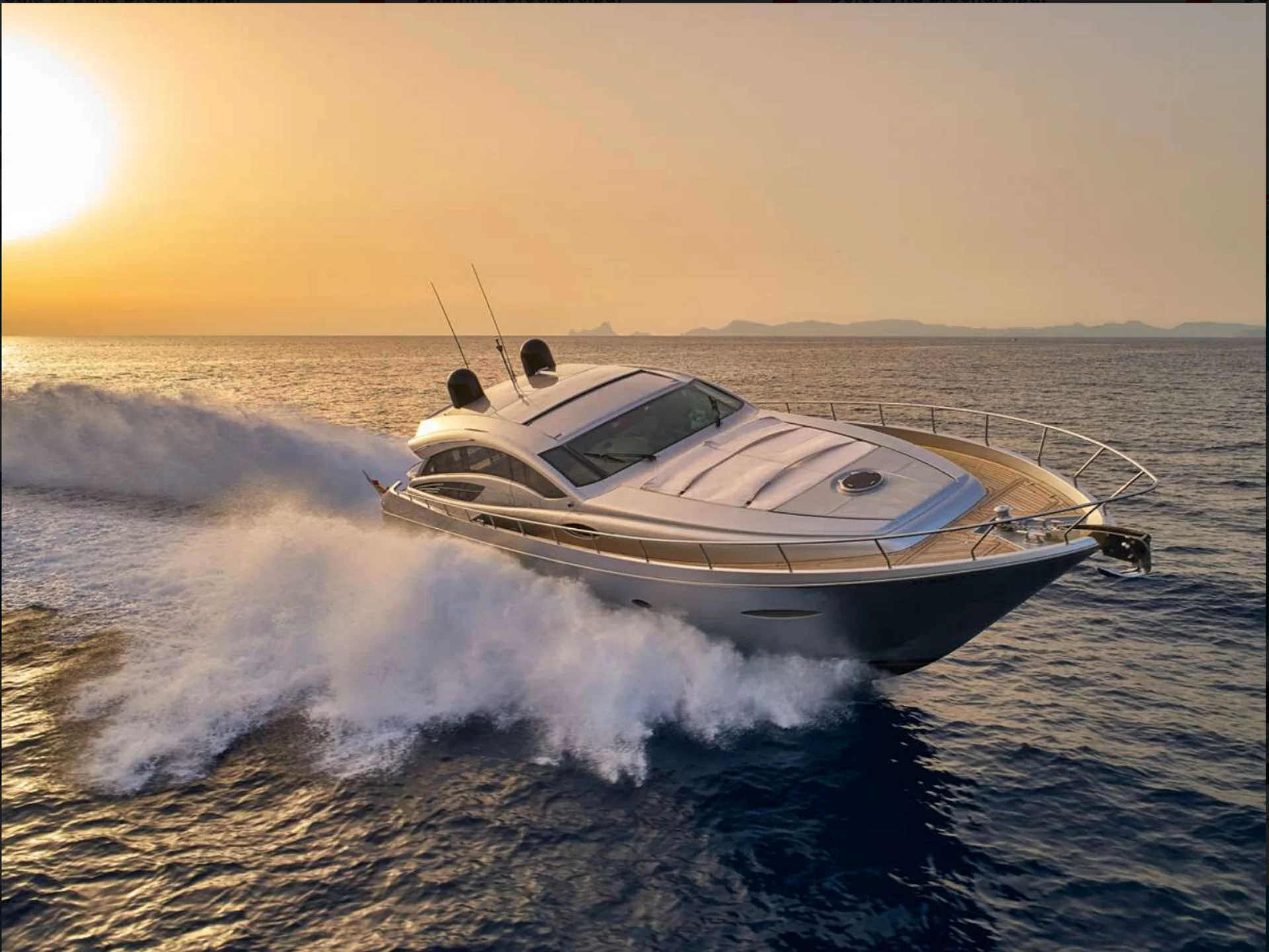 LEGENDARY | Pershing 72 - Pershing