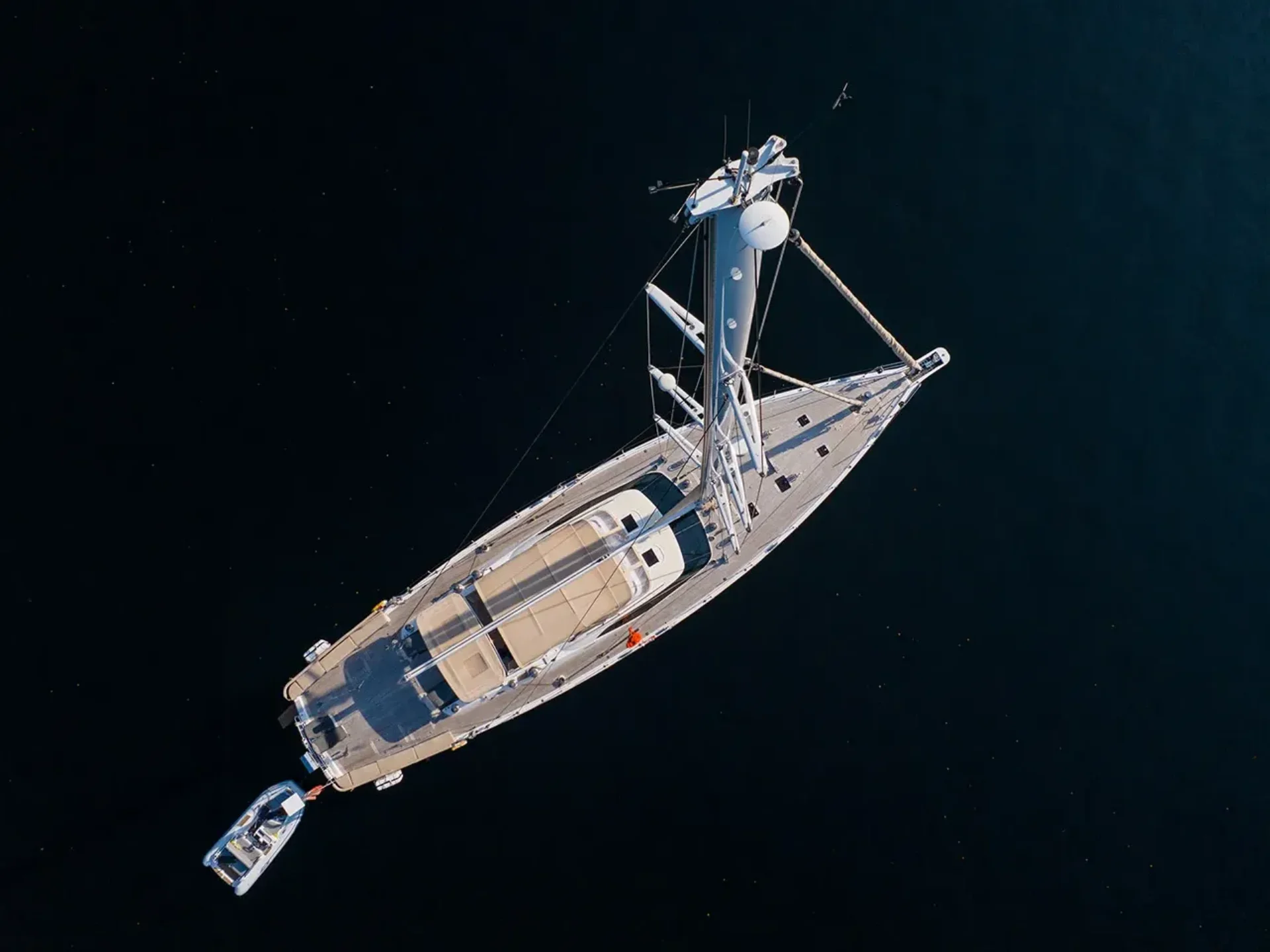 CHAMPAGNE HIPPY | Oyster 825 - Oyster