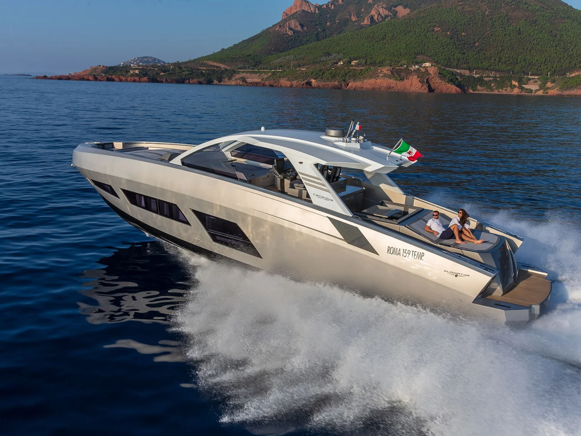 NEXT | Canados Gladiator 631 - Canados