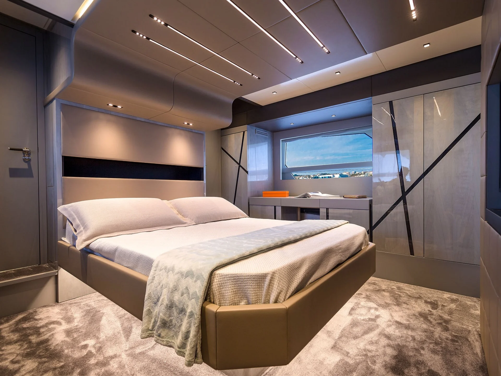 NEXT | Canados Gladiator 631 - Canados