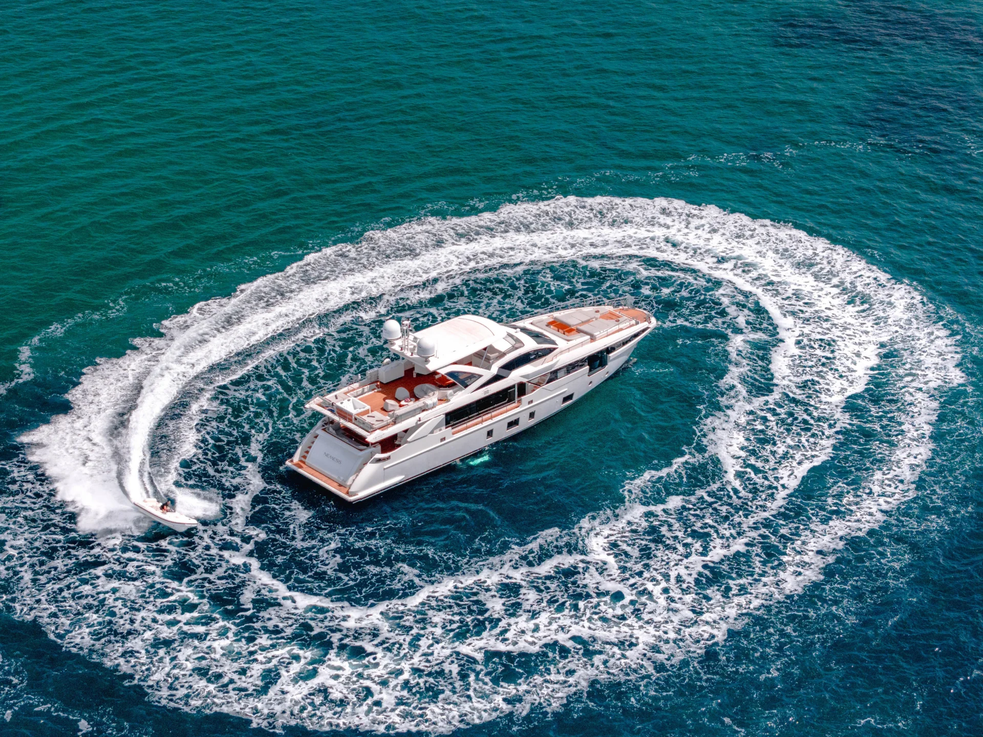 NEMESIS | Azimut 32 Metri - Azimut