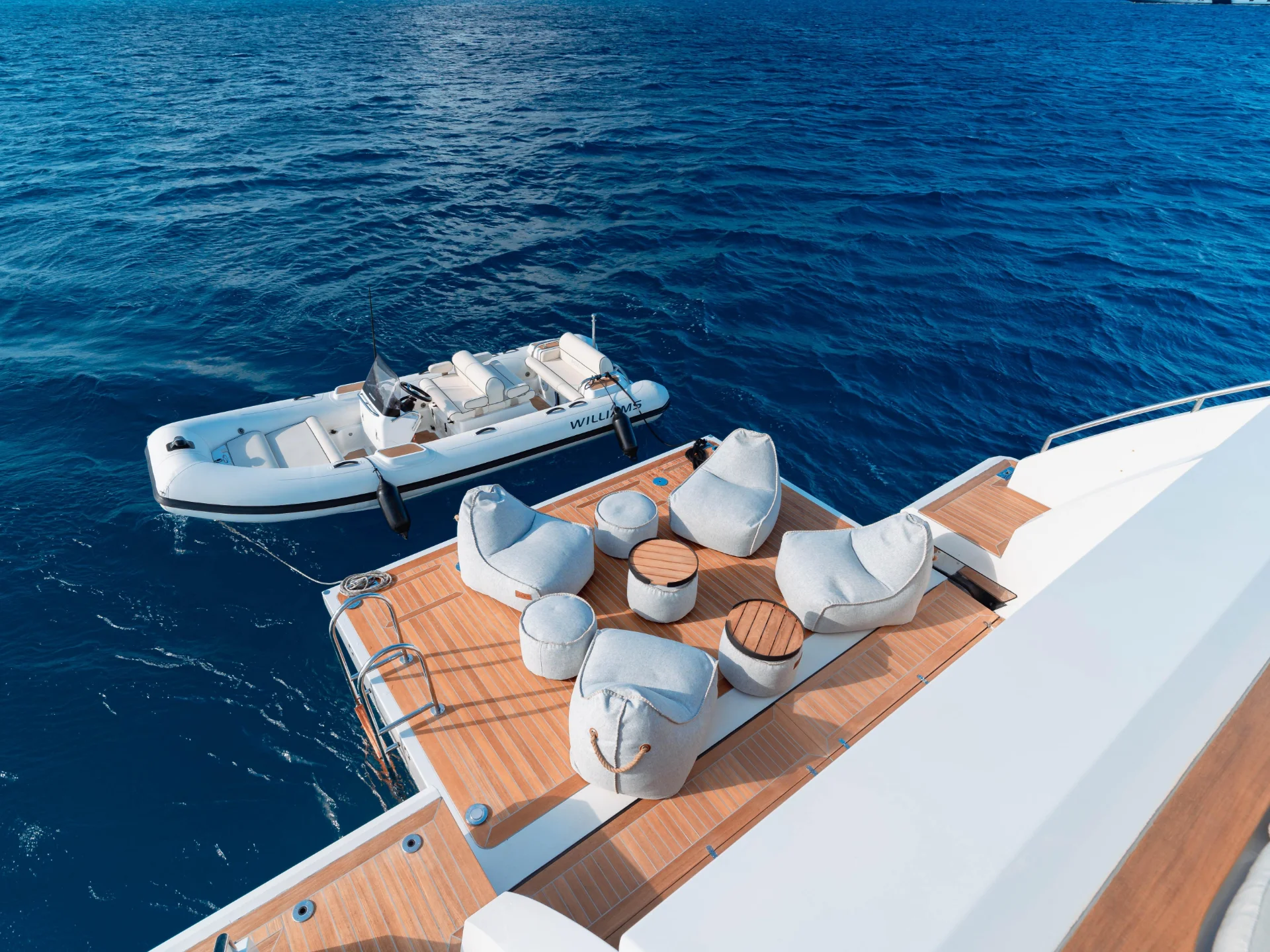 NEMESIS | Azimut 32 Metri - Azimut