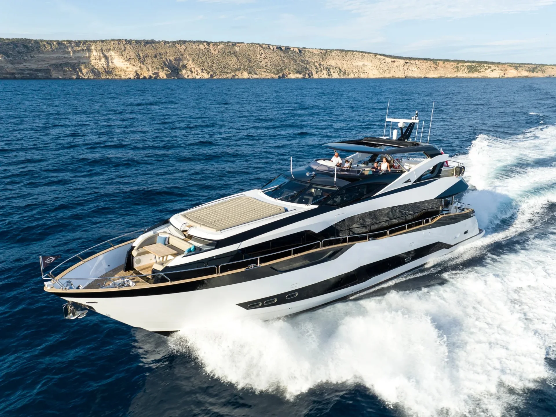 BLUE INFINITY ONE | Sunseeker 95