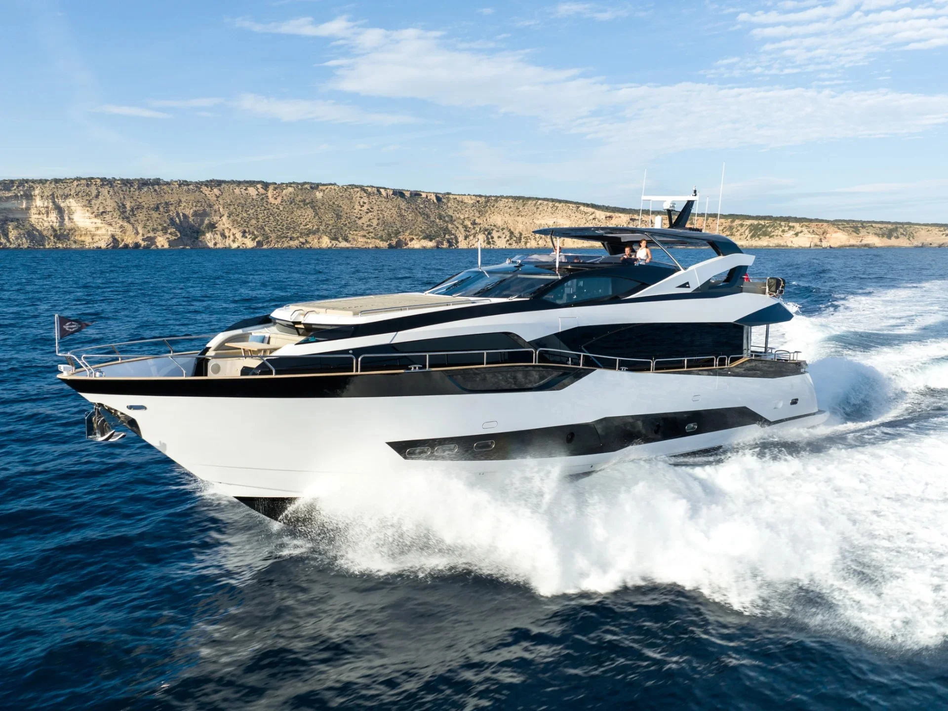 BLUE INFINITY ONE | Sunseeker 95 - Sunseeker