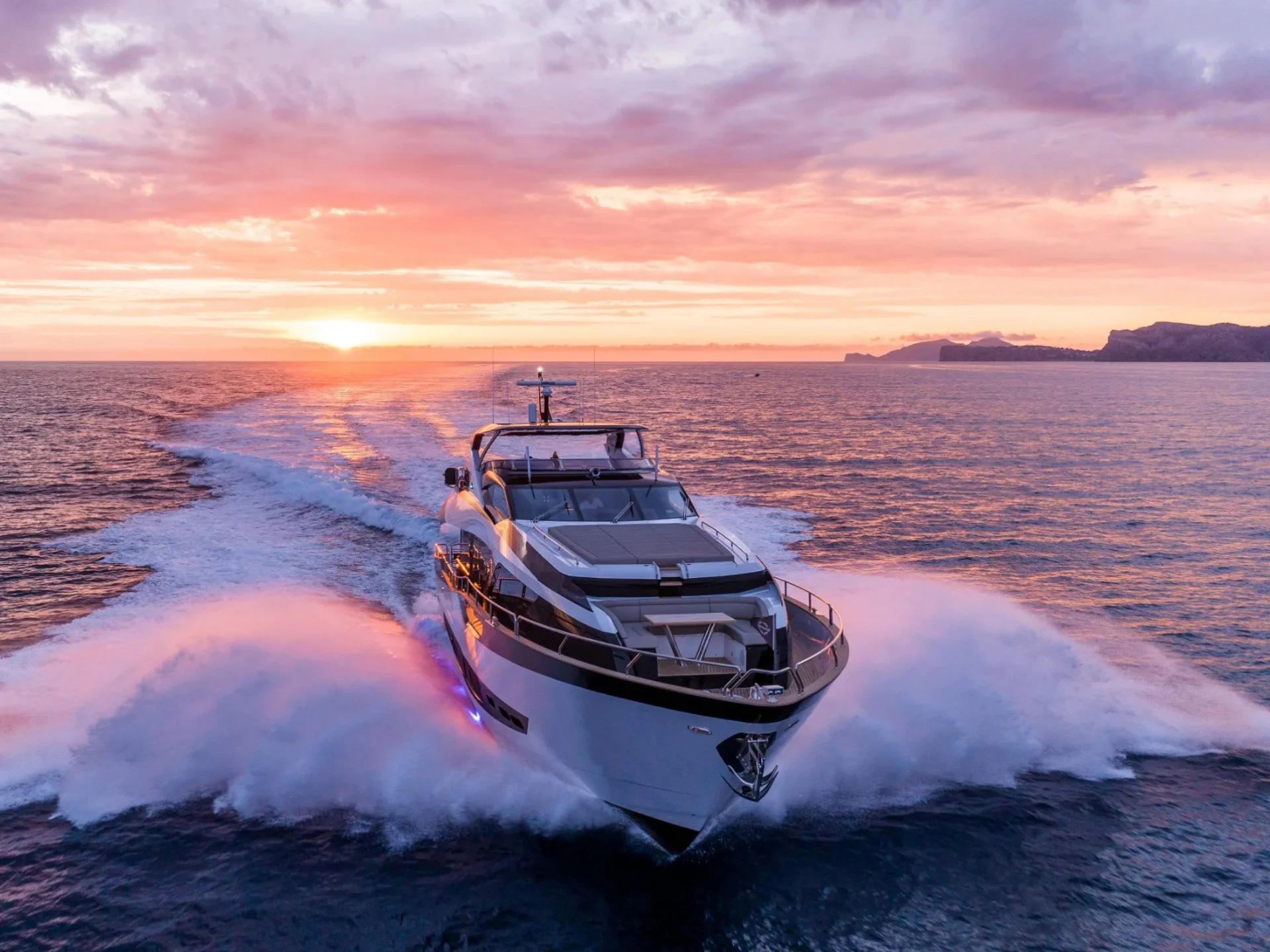BLUE INFINITY ONE | Sunseeker 95  - Sunseeker