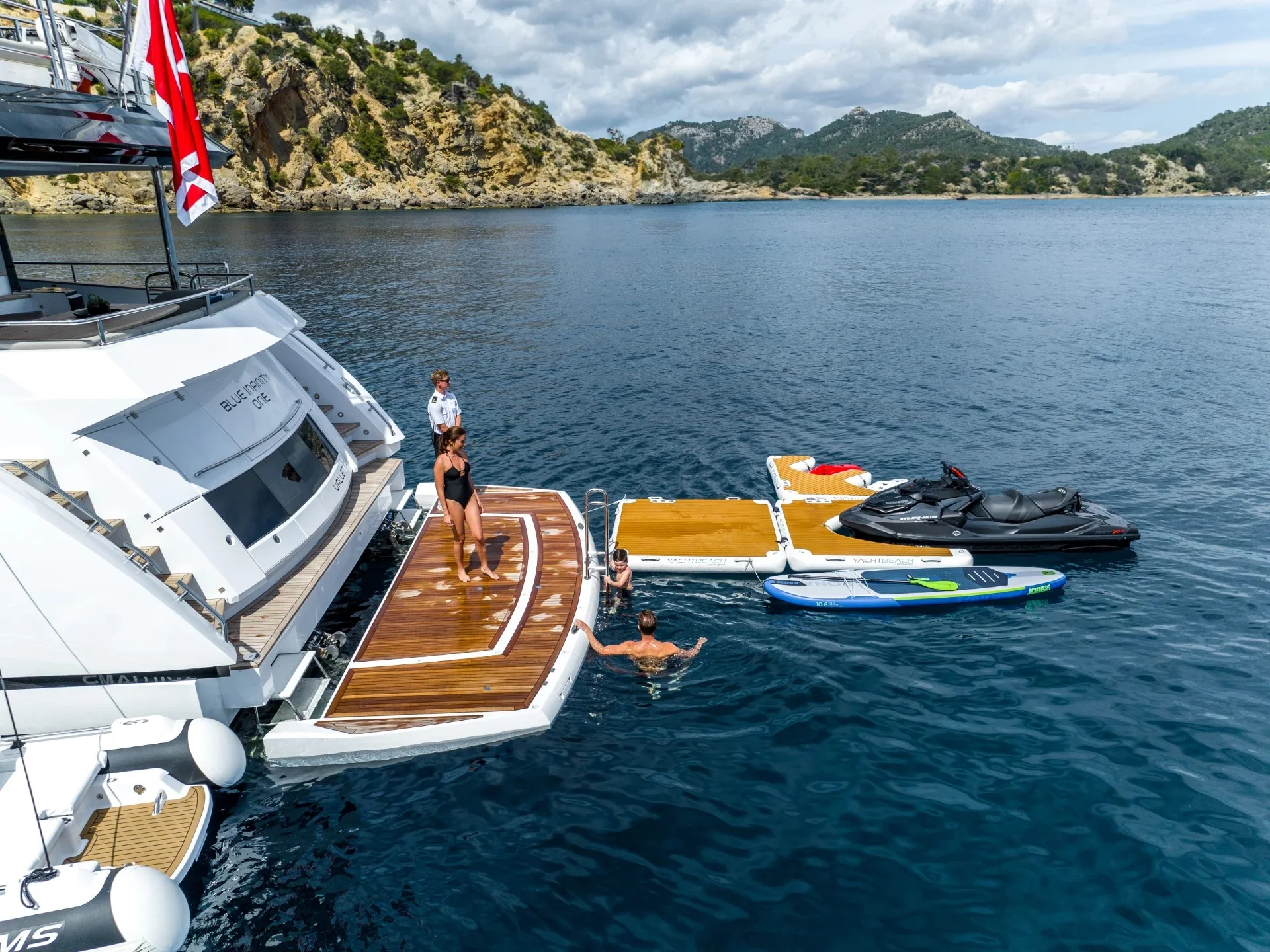 BLUE INFINITY ONE | Sunseeker 95 - Sunseeker