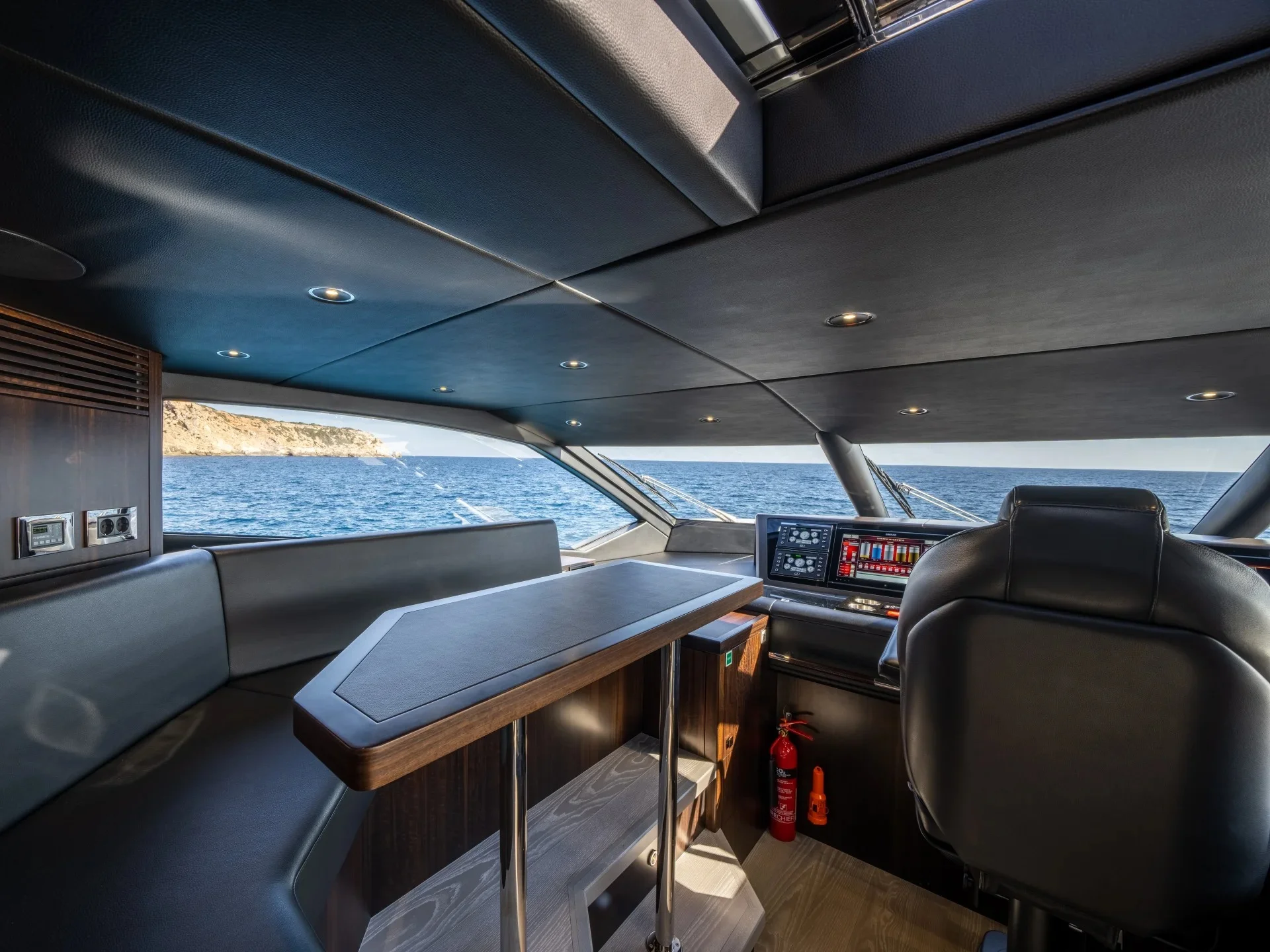 BLUE INFINITY ONE | Sunseeker 95 - Sunseeker