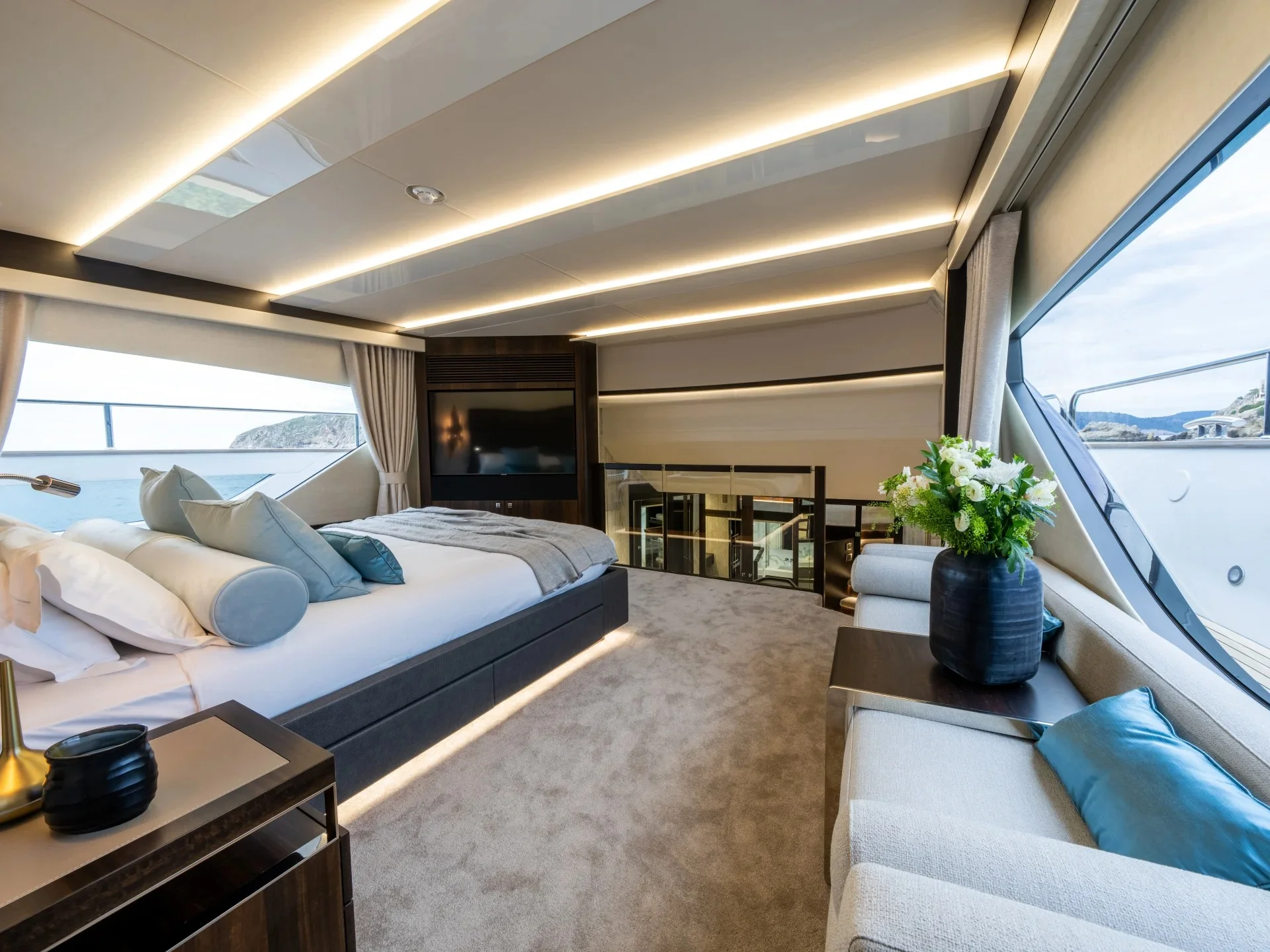 BLUE INFINITY ONE | Sunseeker 95 - Sunseeker