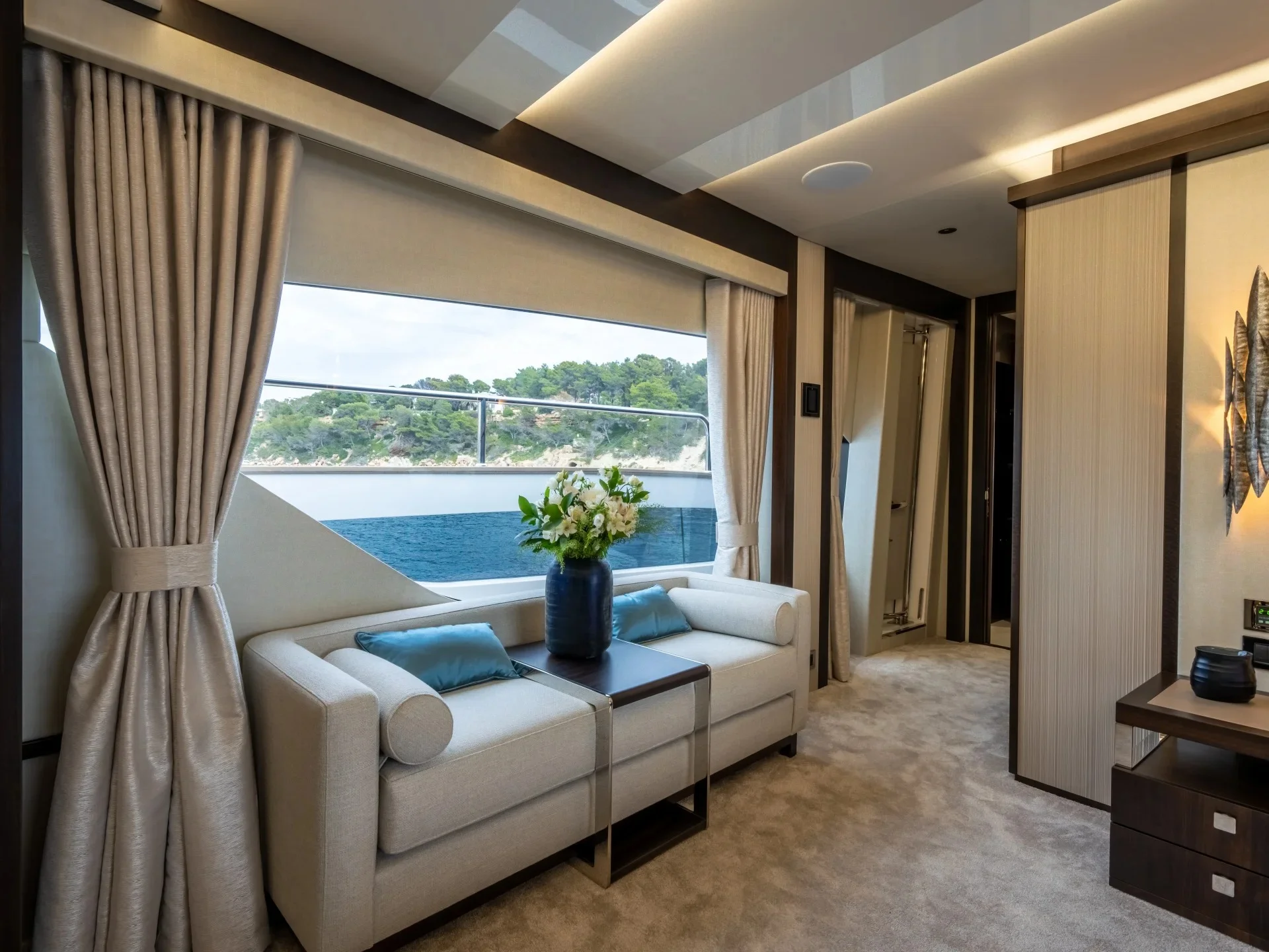 BLUE INFINITY ONE | Sunseeker 95  - Sunseeker