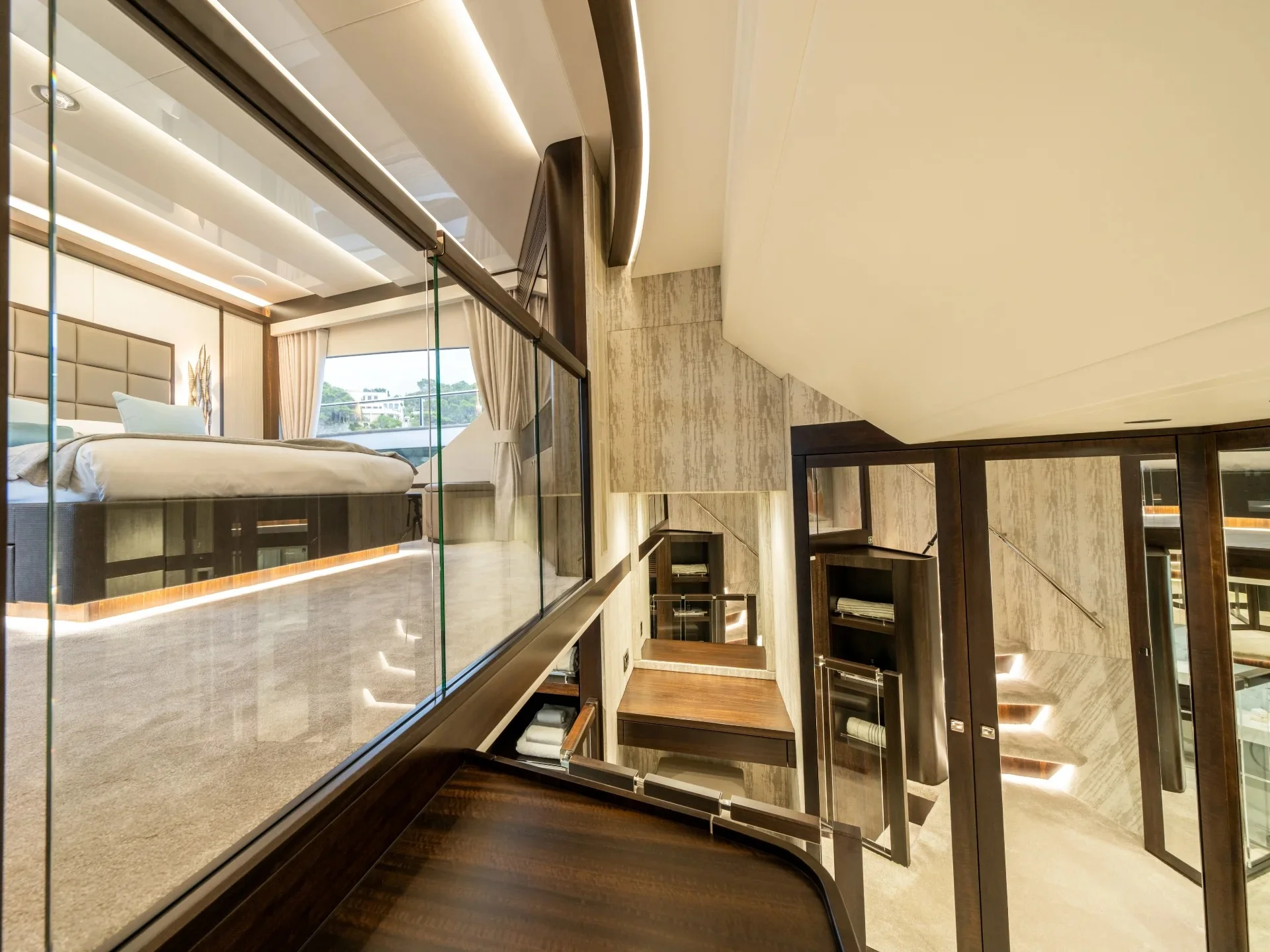 BLUE INFINITY ONE | Sunseeker 95  - Sunseeker