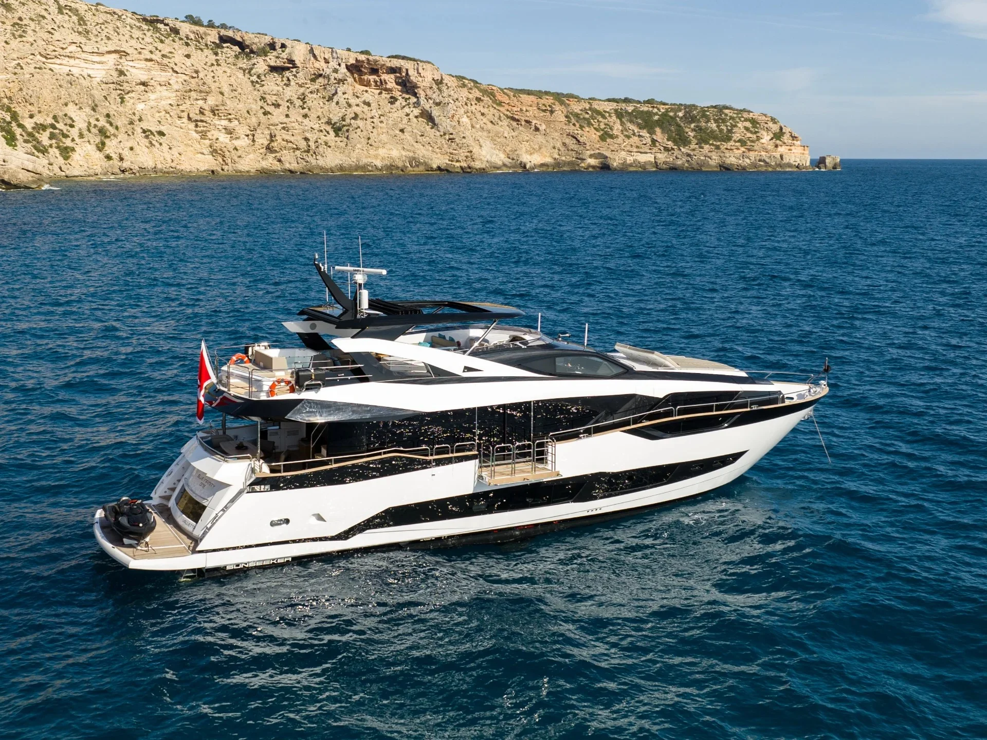 BLUE INFINITY ONE | Sunseeker 95 - Sunseeker