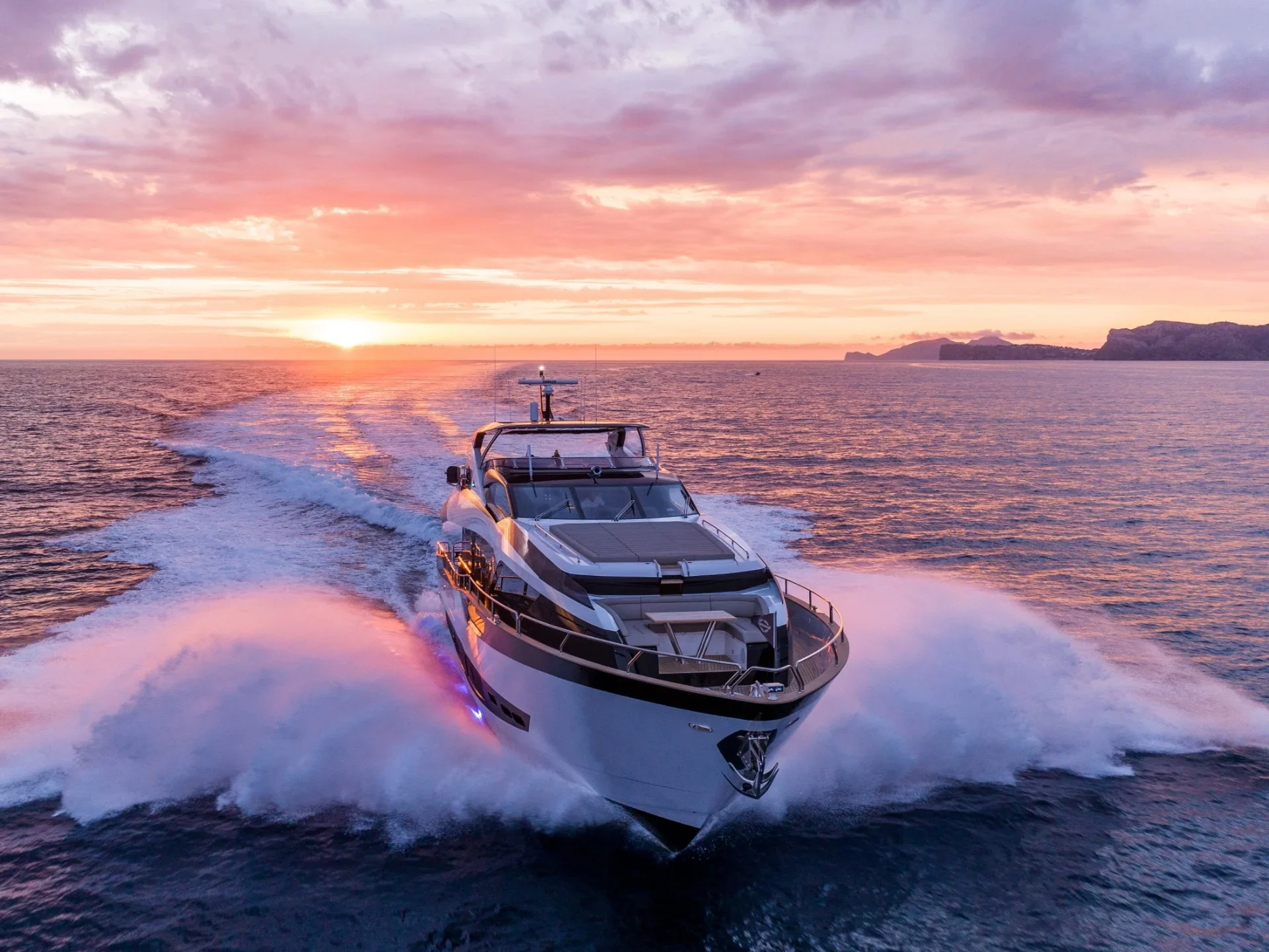 HIGH ENERGY | Sunseeker 95 - Sunseeker