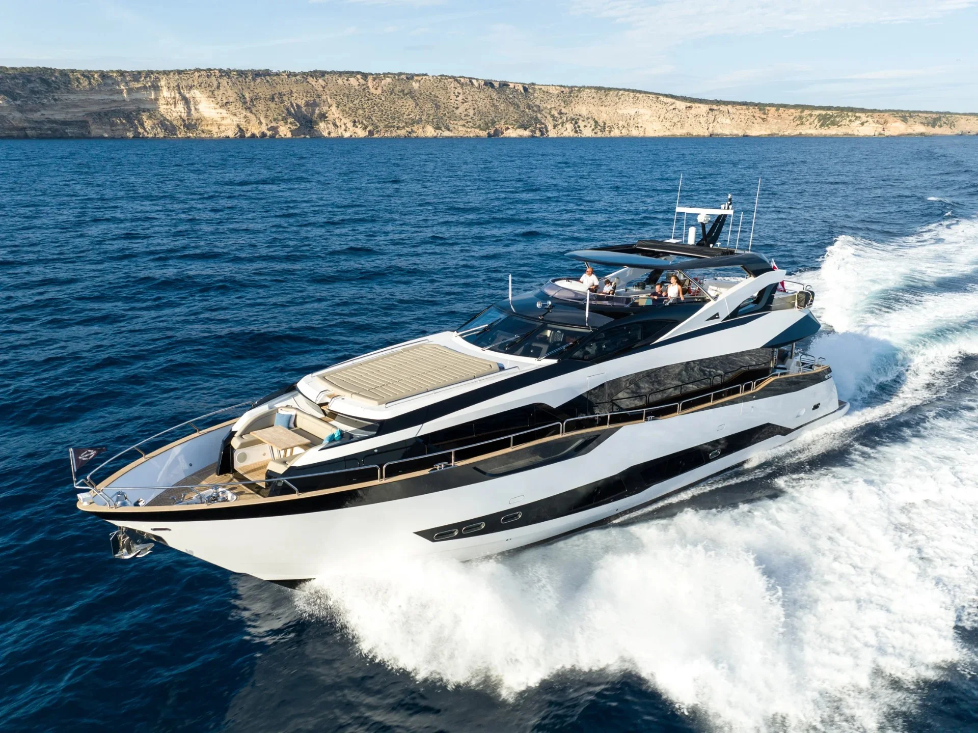 HIGH ENERGY | Sunseeker 95 - Sunseeker