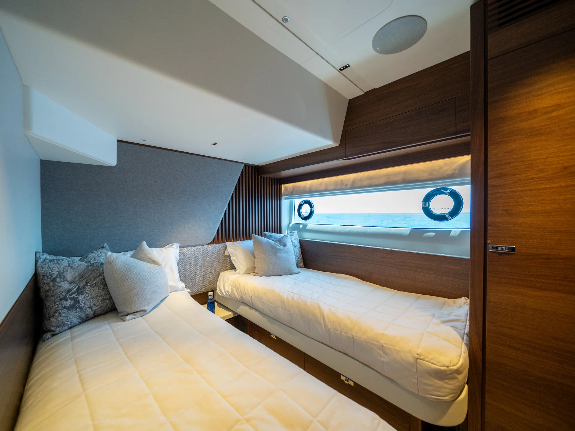 NEGOTIATOR II | Princess S72 - Princess