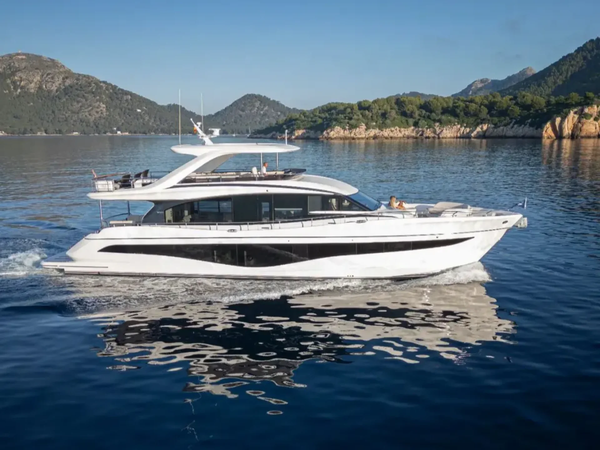 MY Lumi | Princess Y80