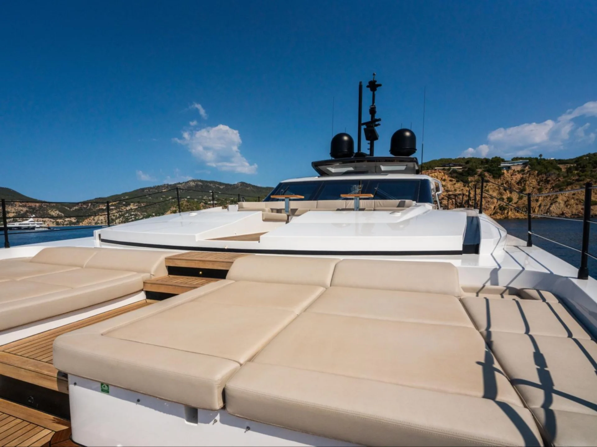 ALVIUM | Ferretti Custom Line 106 - Ferretti