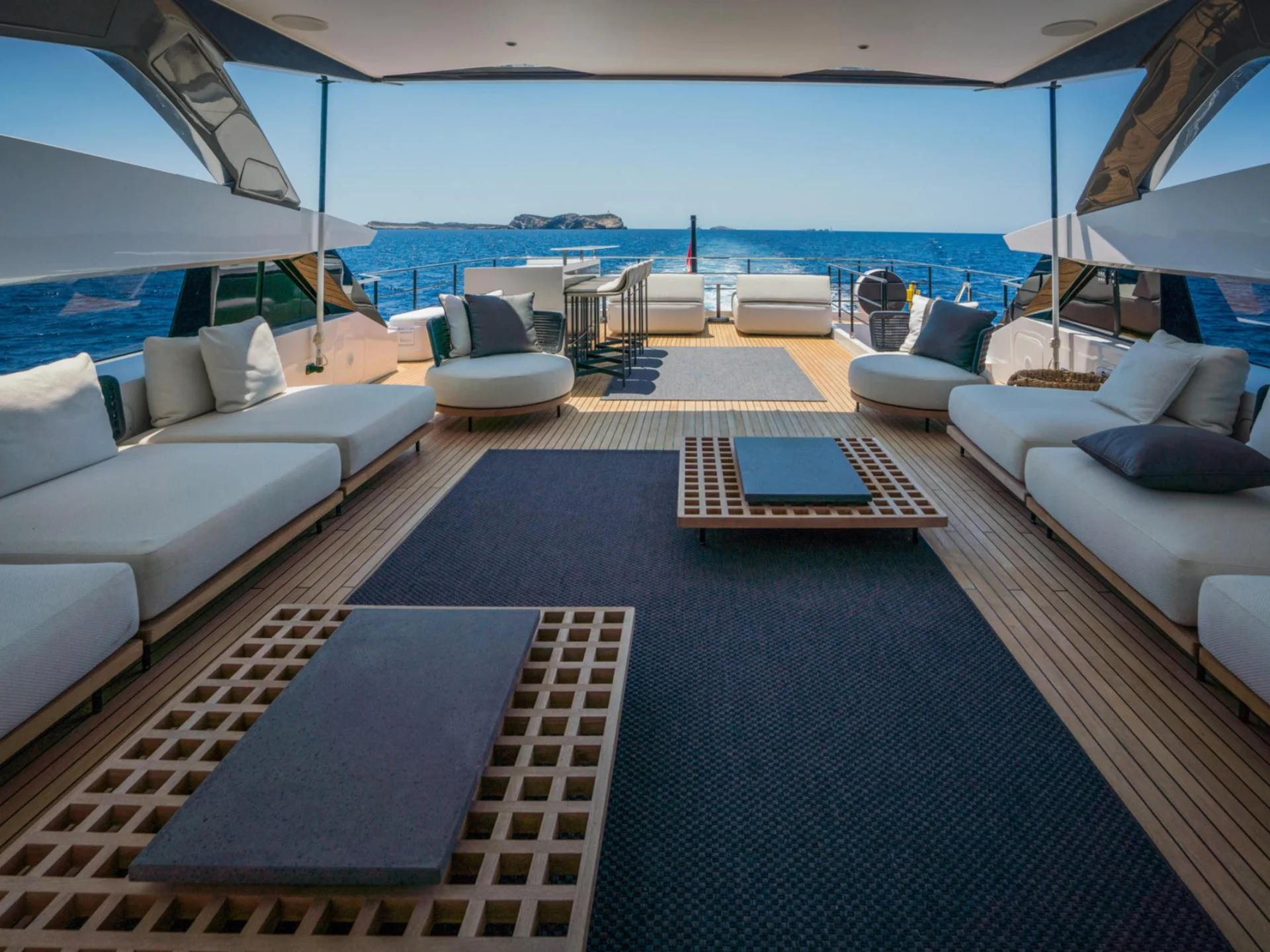 ALVIUM | Ferretti Custom Line 106 - Ferretti