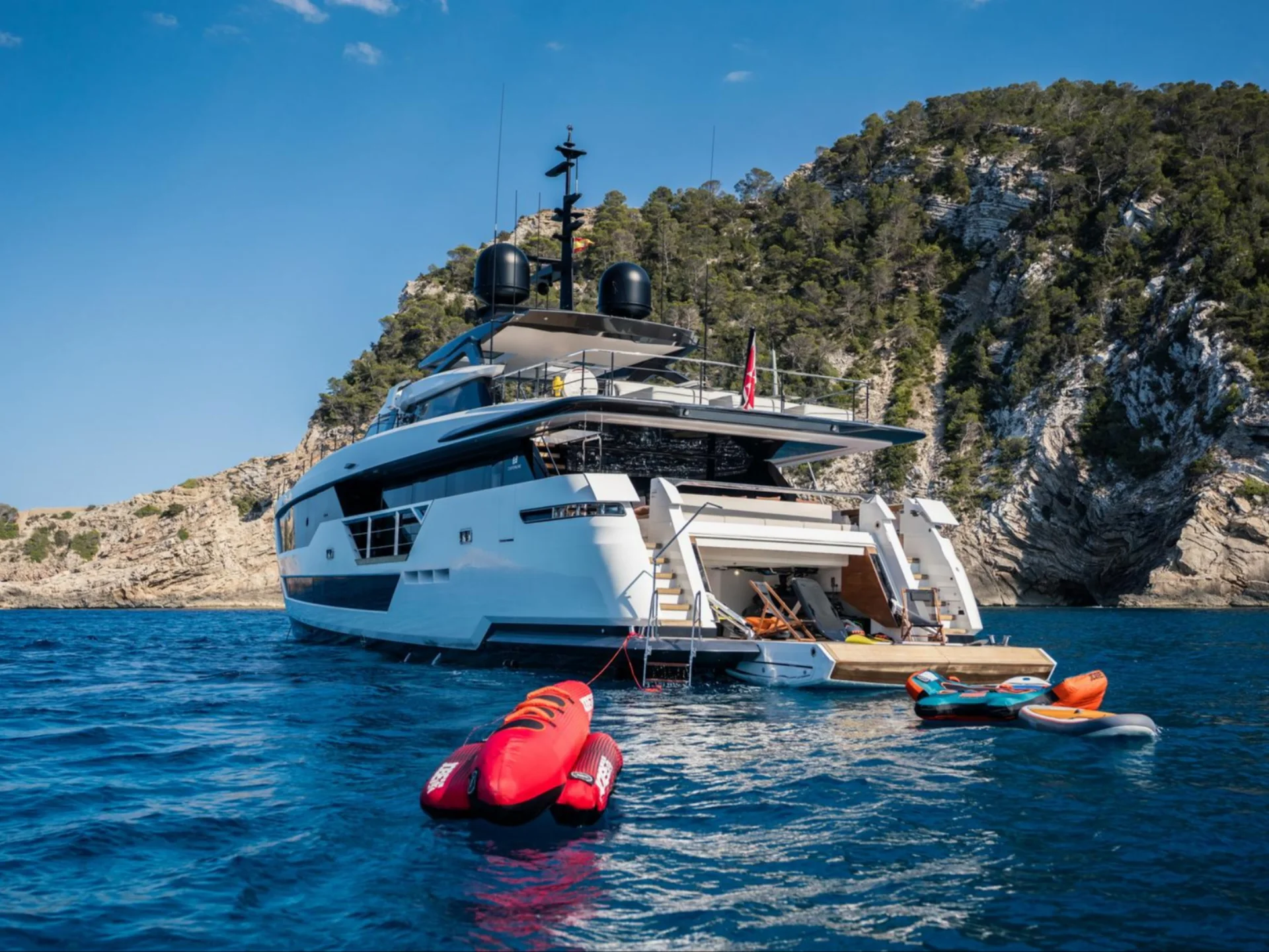 ALVIUM | Ferretti Custom Line 106 - Ferretti