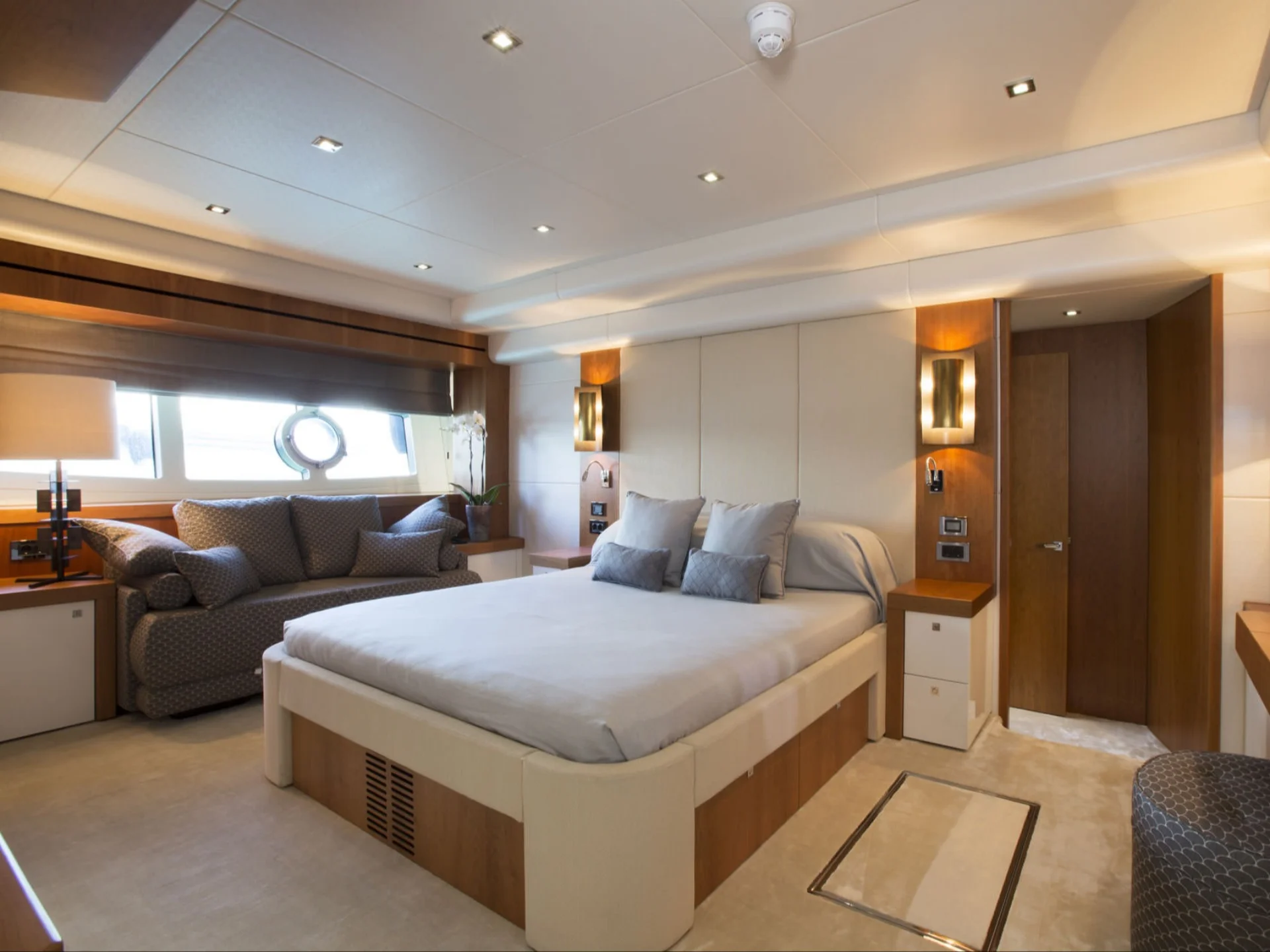 PLAY THE GAME | Sunseeker 28M - Sunseeker