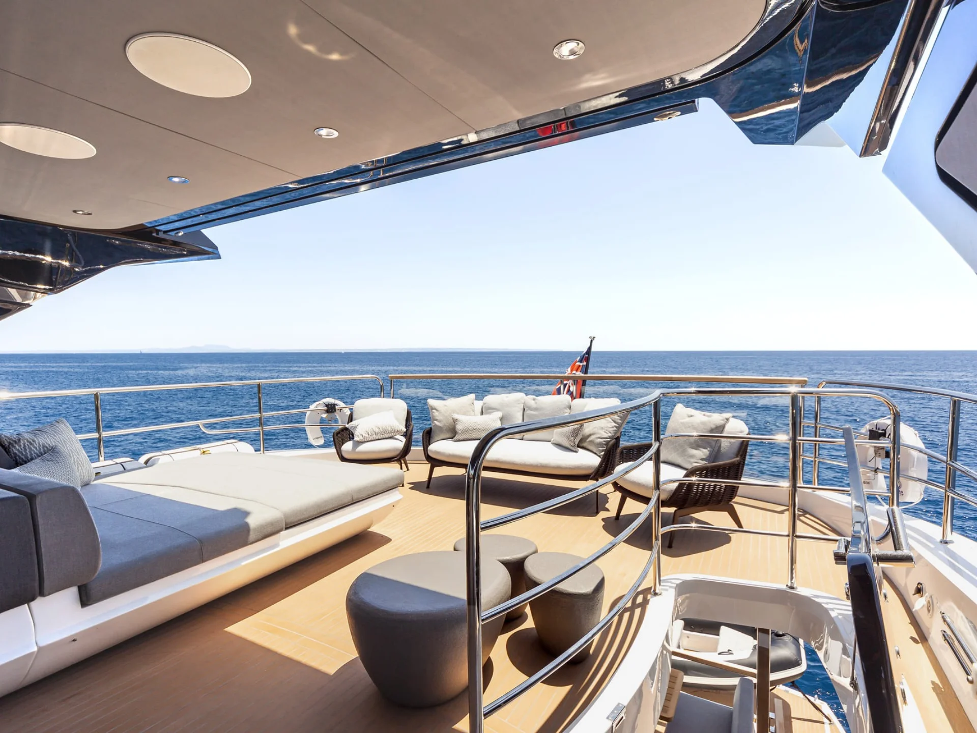 JUNIOR | Sunseeker 88 - Sunseeker