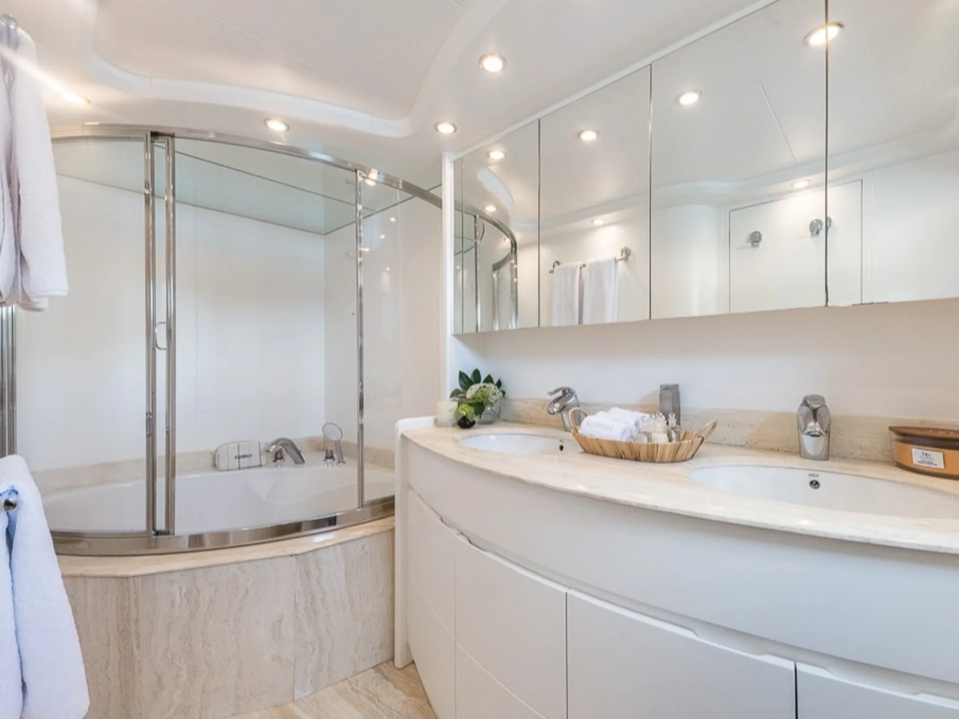 KIAWAH II | Astondoa 95 - Astondoa