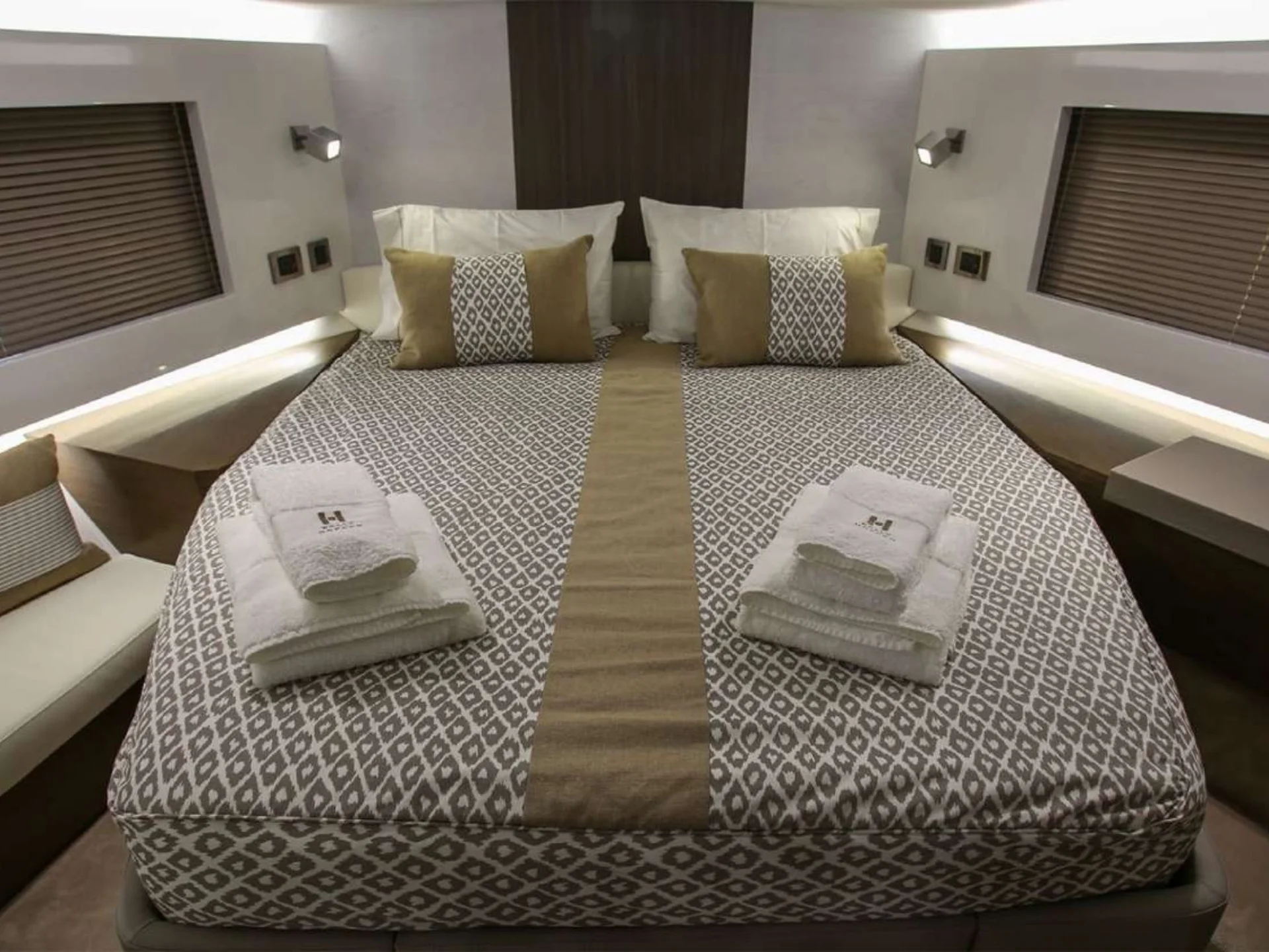 HONEYBEEZ | Pearl 65 - Pearl