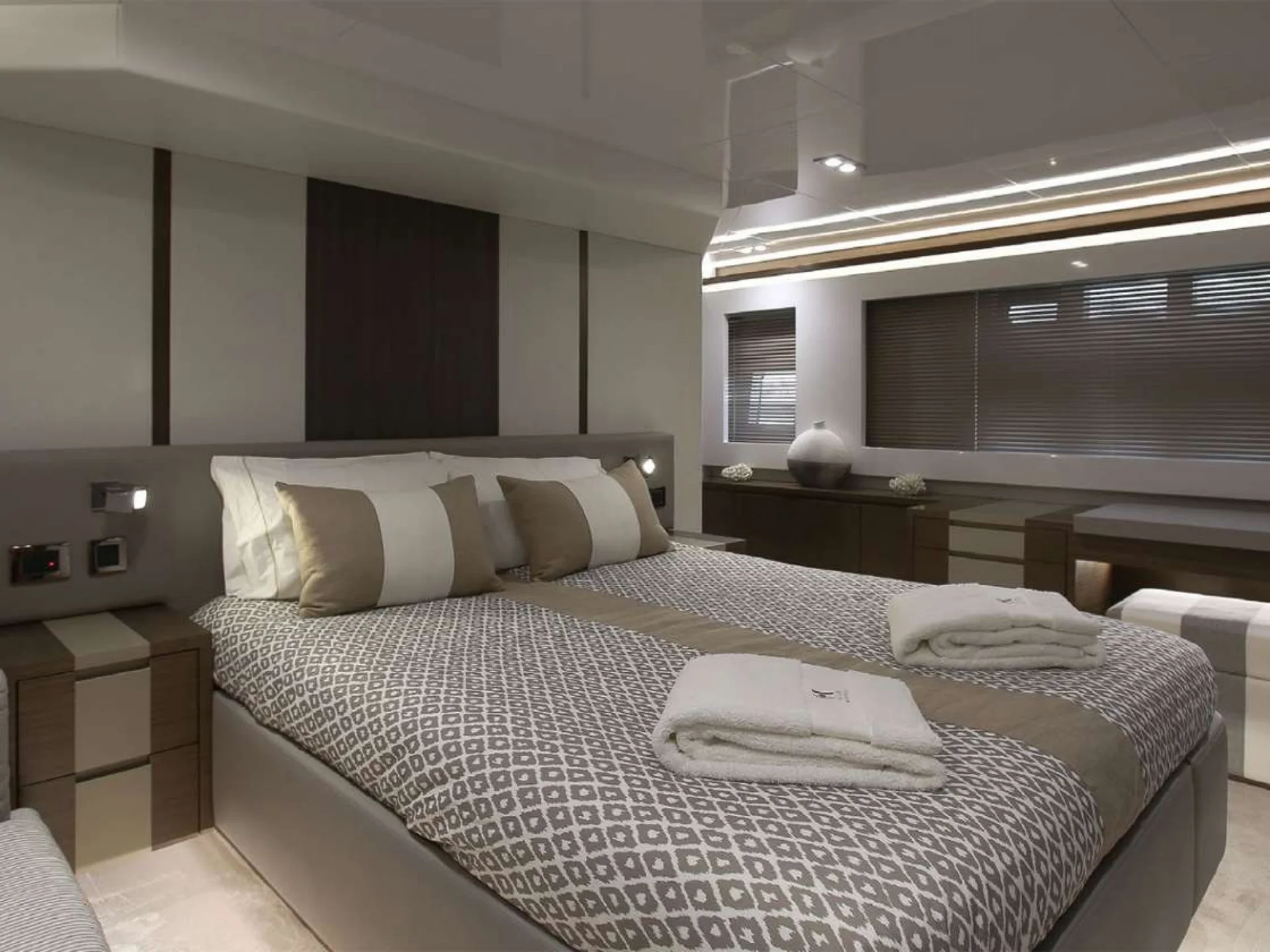 HONEYBEEZ | Pearl 65 - Pearl