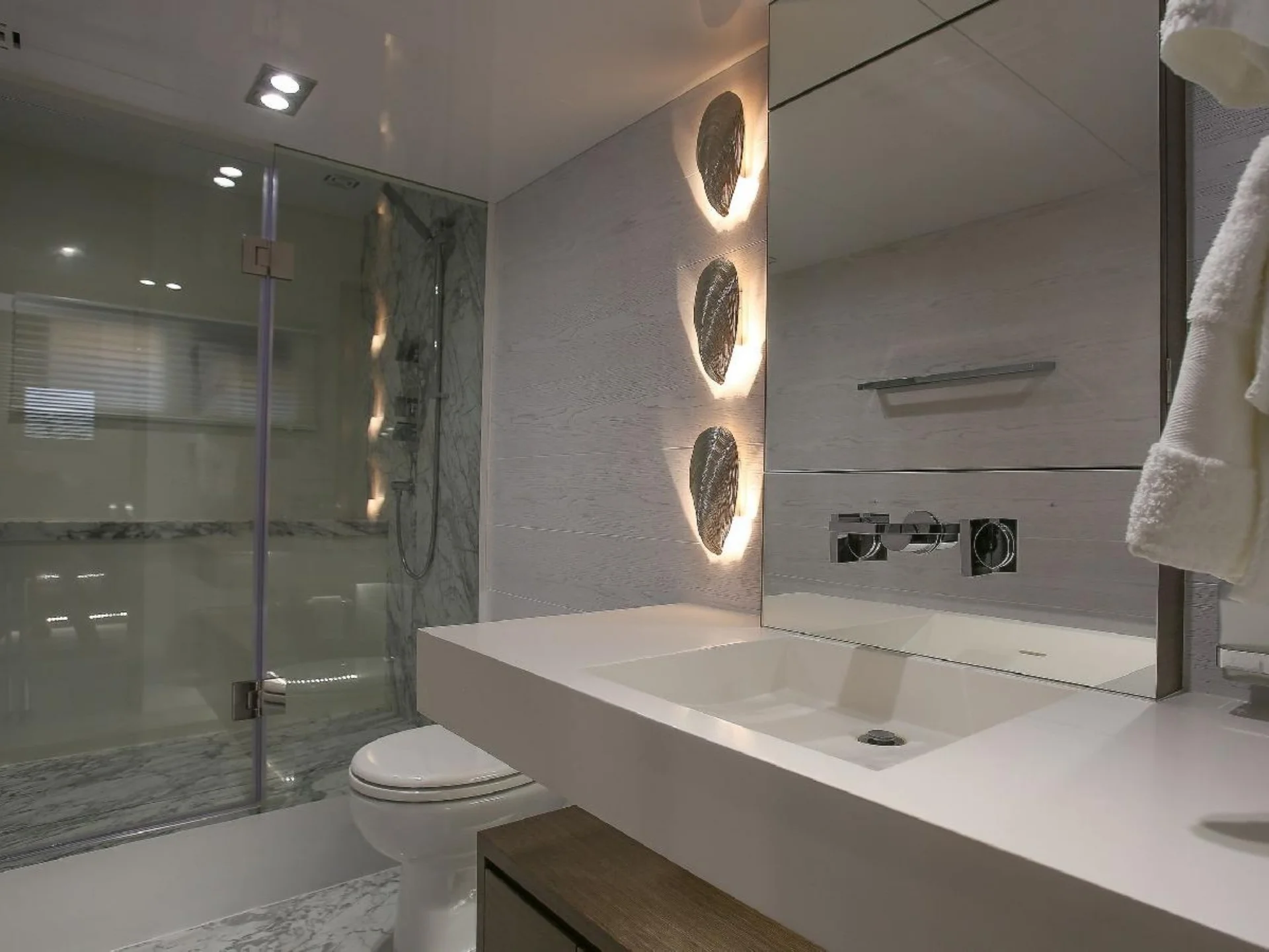 HONEYBEEZ | Pearl 65 - Pearl