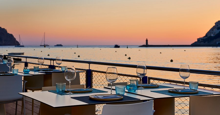 Dinner bei Sonnenuntergang in Port d'Andratx: Wo sich die Yacht-Elite trifft