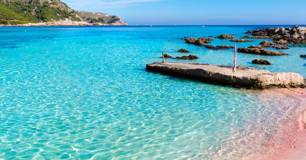 Les clubs de plage d'exception de Majorque : Votre guide du soleil, de la mer et du raffinement