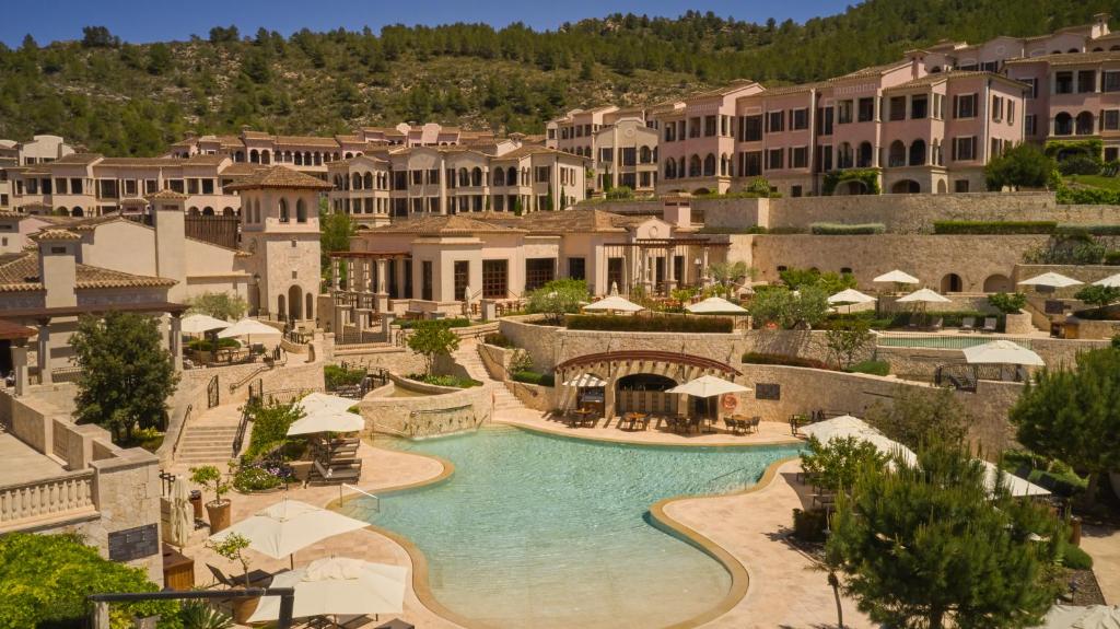 January Sales in Mallorca: A Guide to Luxury Shopping