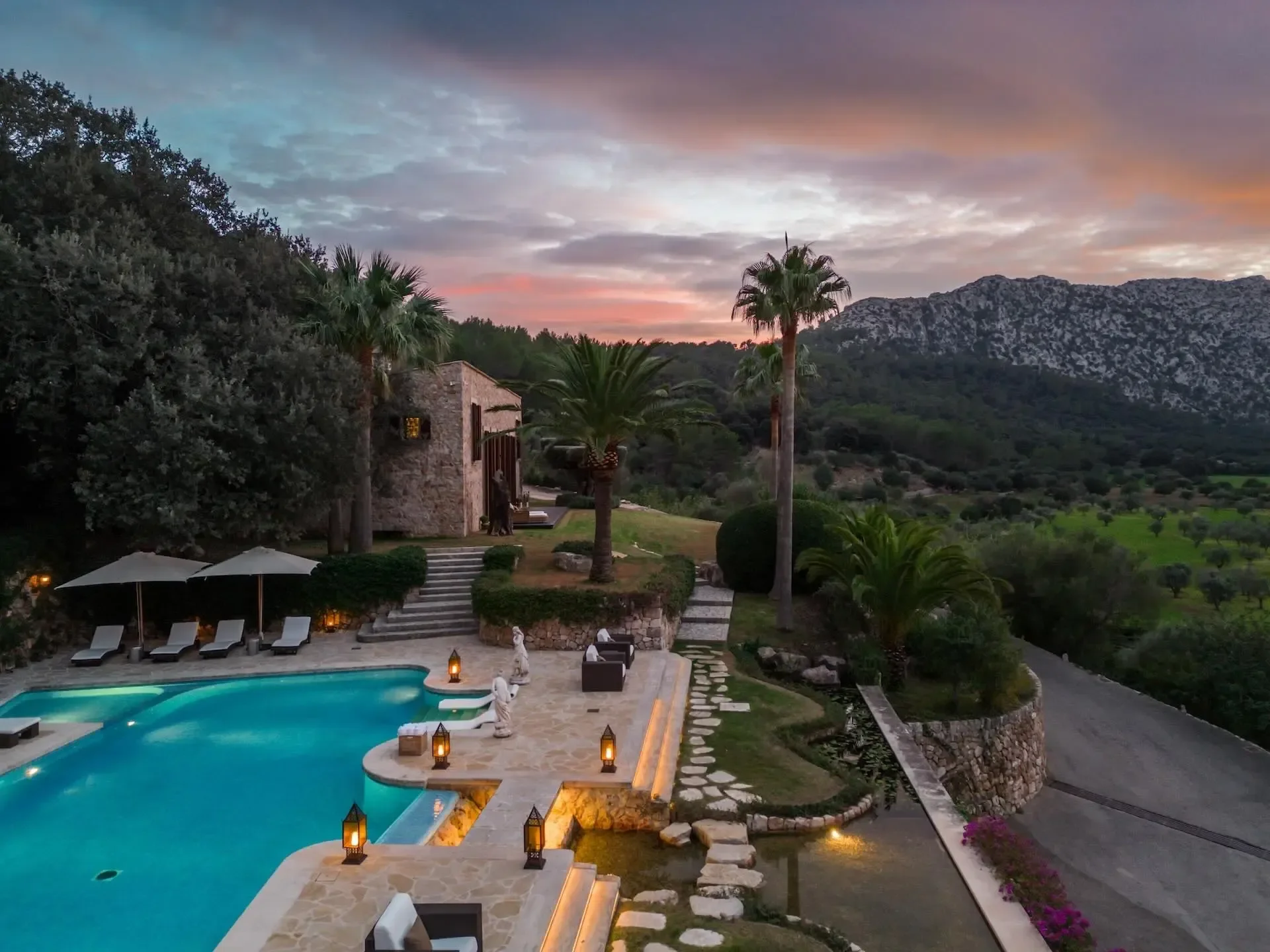 Almond Valley