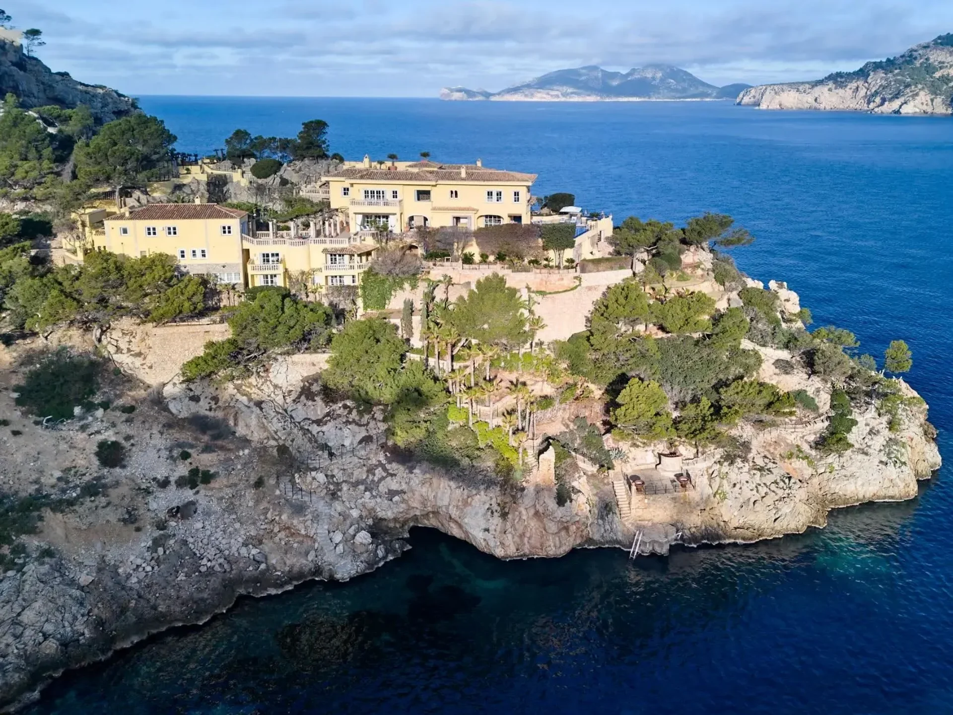 Villa Paradise Castle - Image 1