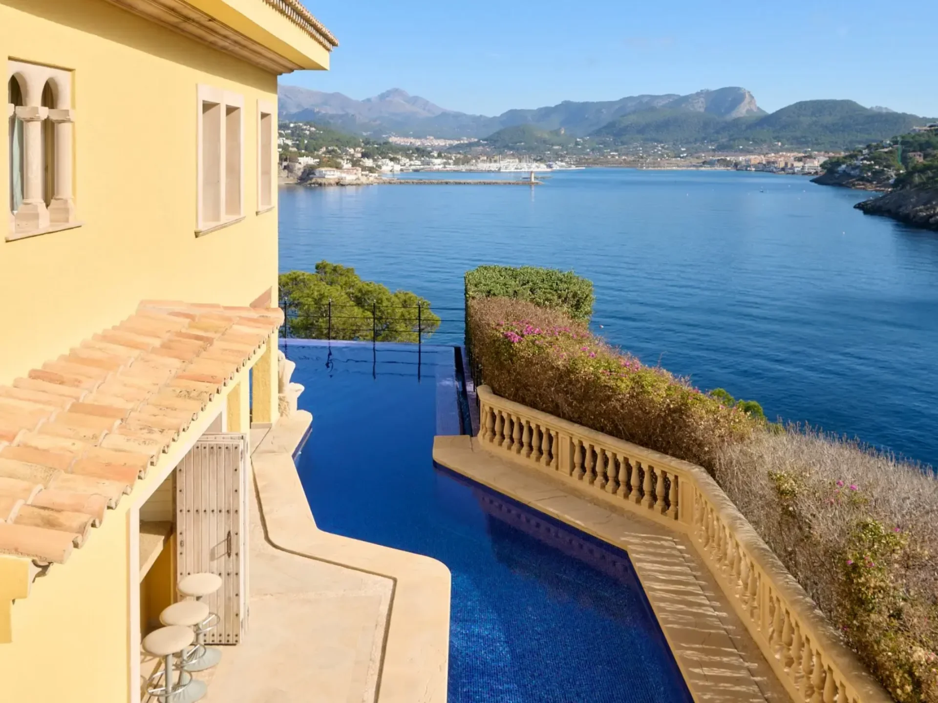 Villa Paradise Castle