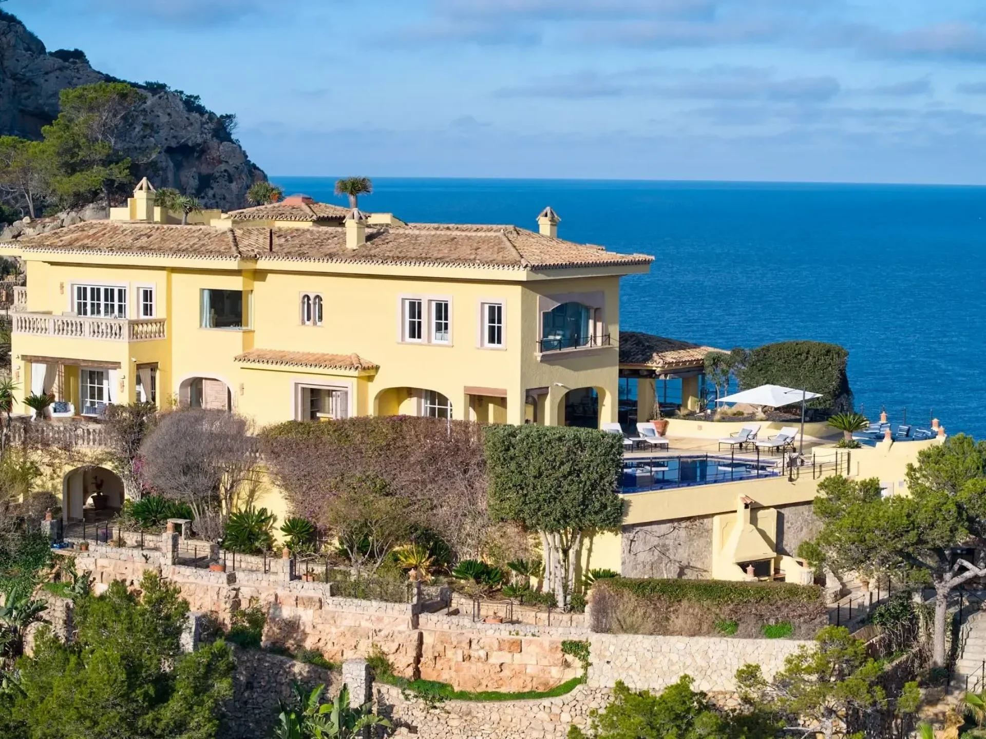 Villa Paradise Castle